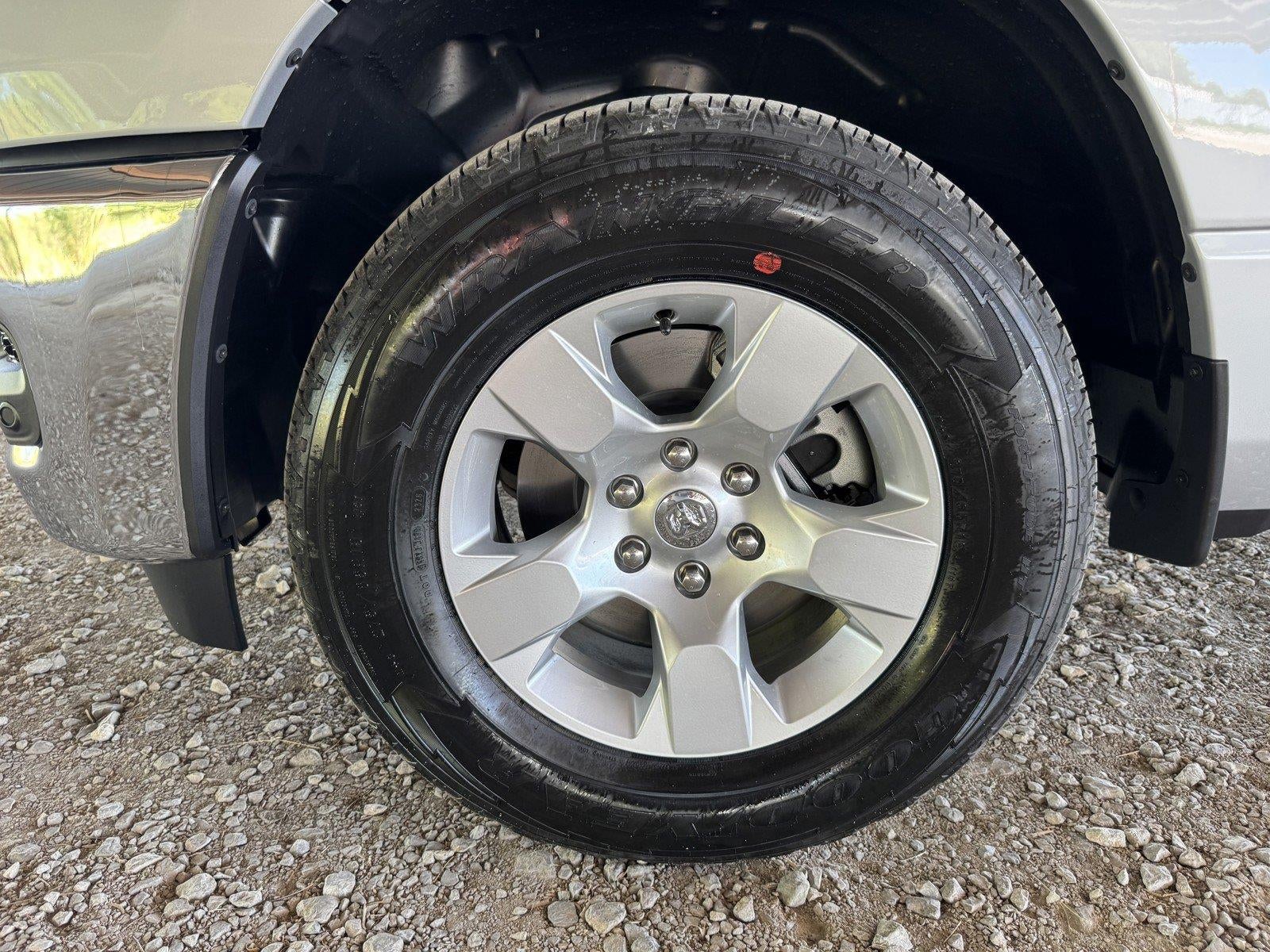 2026 RAM 1500 RAM 1500 TRADESMAN CREW CAB 4X4 5'7' BOX