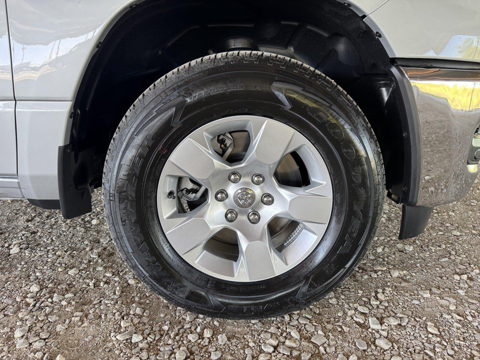 2026 RAM 1500 RAM 1500 TRADESMAN CREW CAB 4X4 5'7' BOX