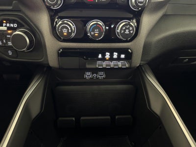 2027 RAM Ram 1500 RAM 1500 EXPRESS CREW CAB 4X4 5'7' BOX