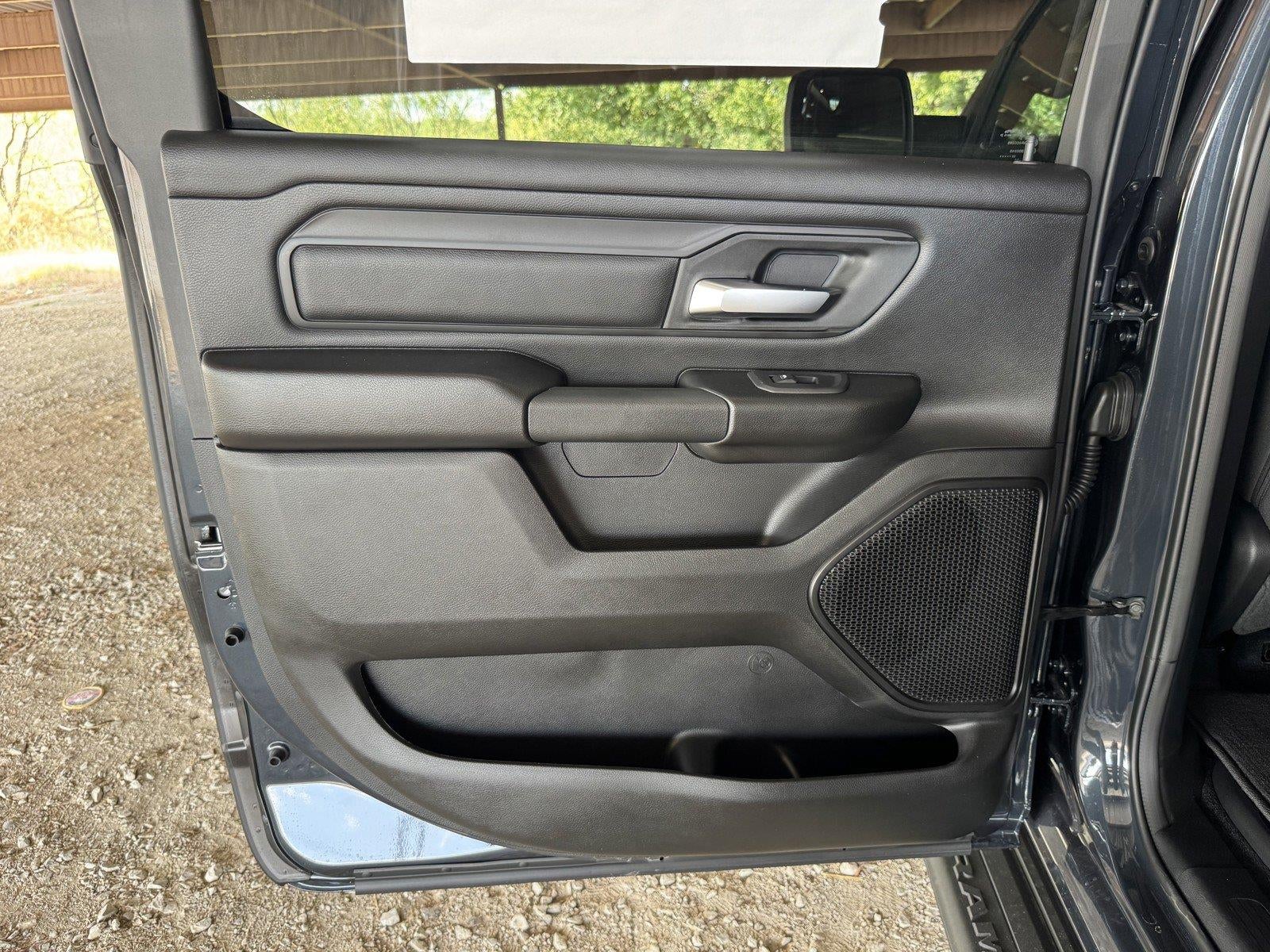 2027 RAM Ram 1500 RAM 1500 EXPRESS CREW CAB 4X4 5'7' BOX