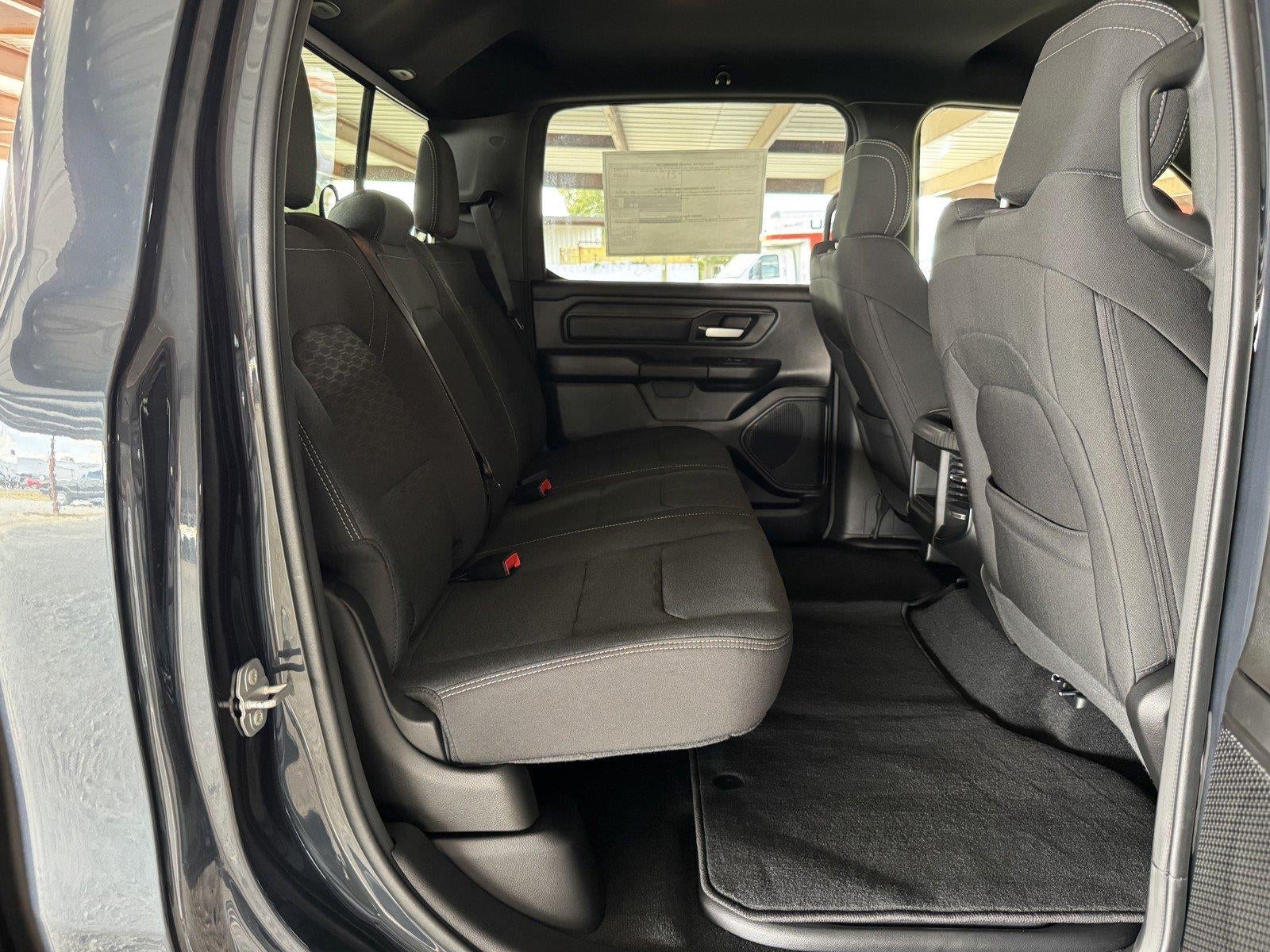 2027 RAM Ram 1500 RAM 1500 EXPRESS CREW CAB 4X4 5'7' BOX