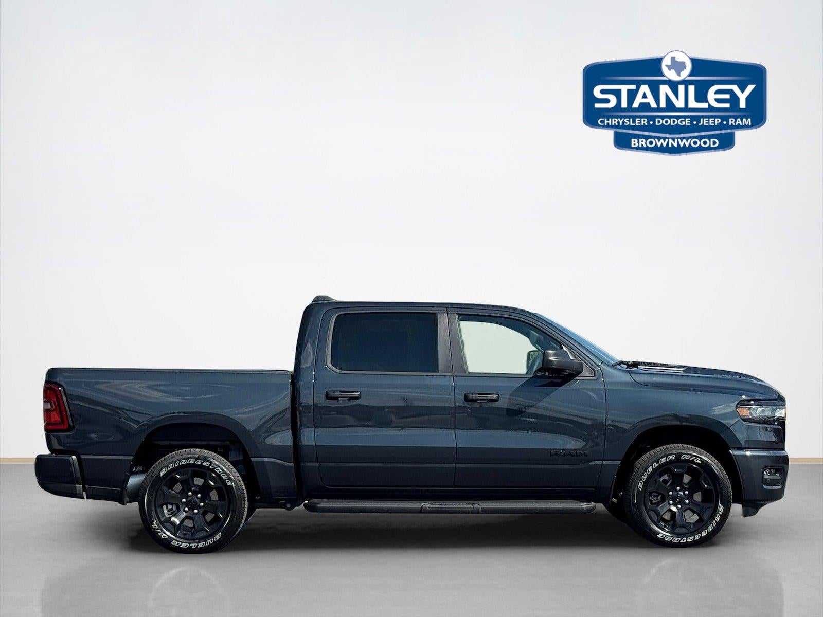 2027 RAM Ram 1500 RAM 1500 EXPRESS CREW CAB 4X4 5'7' BOX