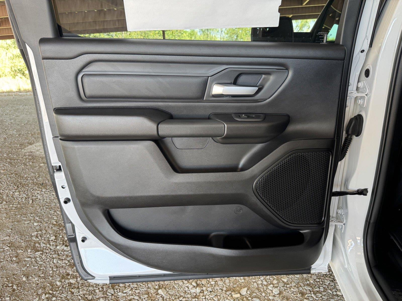 2026 RAM 1500 RAM 1500 TRADESMAN CREW CAB 4X4 5'7' BOX