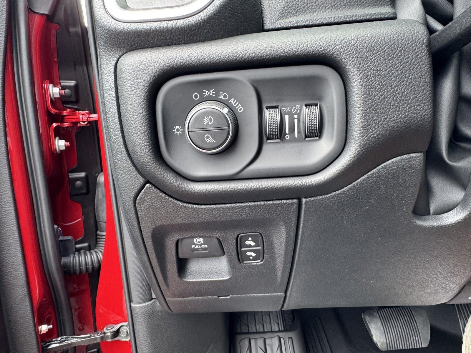 2026 RAM Ram 1500 RAM 1500 LONE STAR CREW CAB 4X4 5'7' BOX