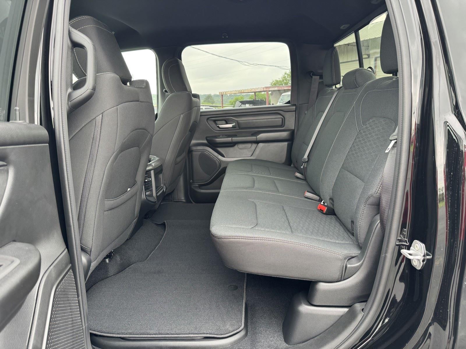 2026 RAM Ram 1500 RAM 1500 EXPRESS CREW CAB 4X4 5'7' BOX