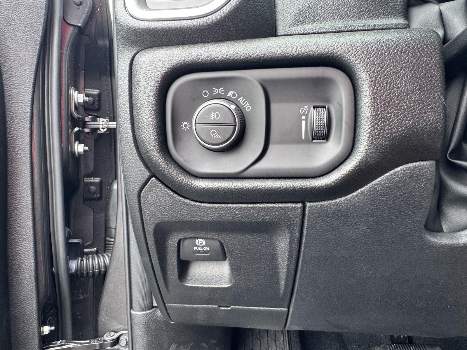 2026 RAM Ram 1500 RAM 1500 EXPRESS CREW CAB 4X4 5'7' BOX