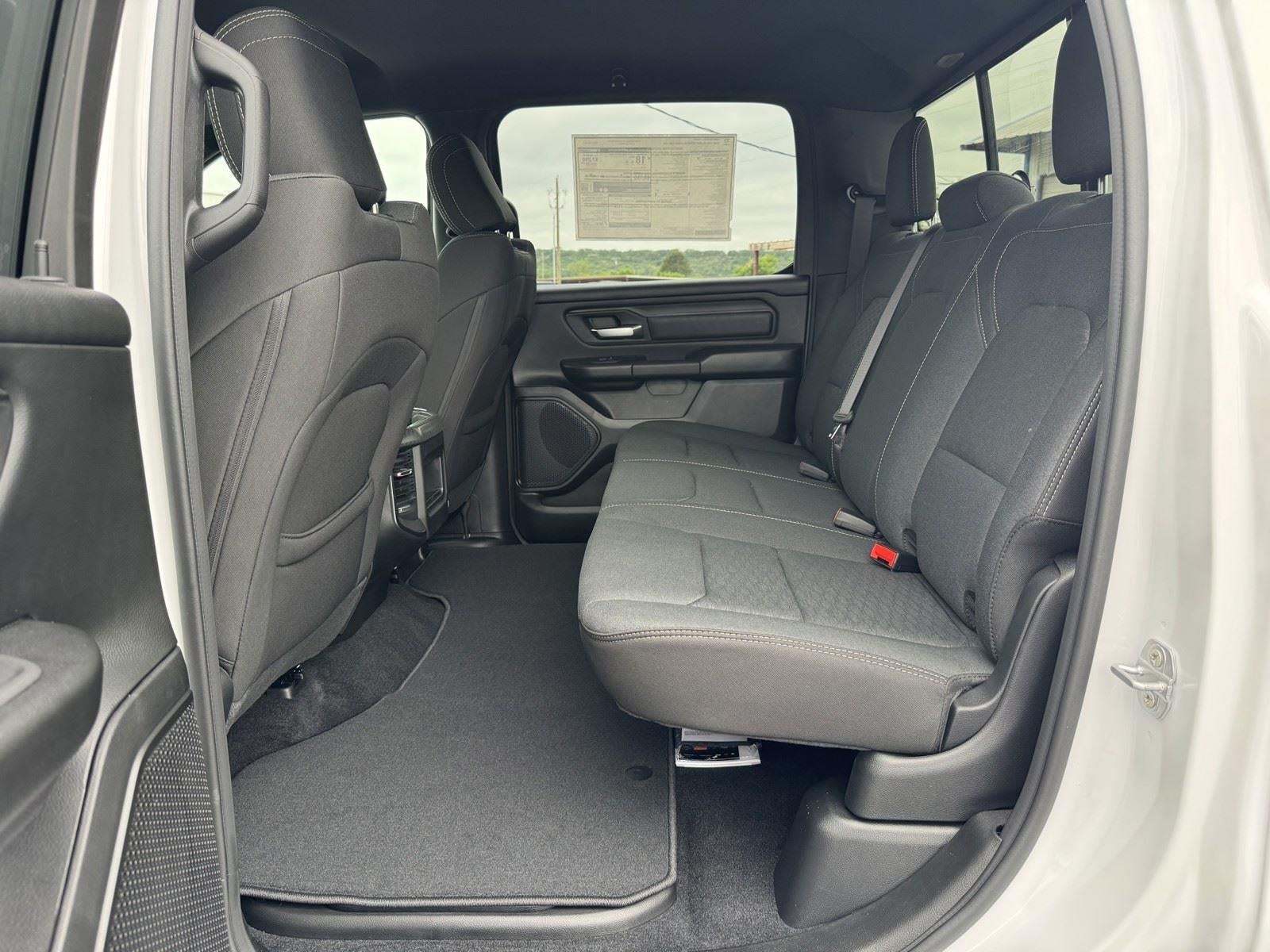 2026 RAM Ram 1500 RAM 1500 EXPRESS CREW CAB 4X4 5'7' BOX