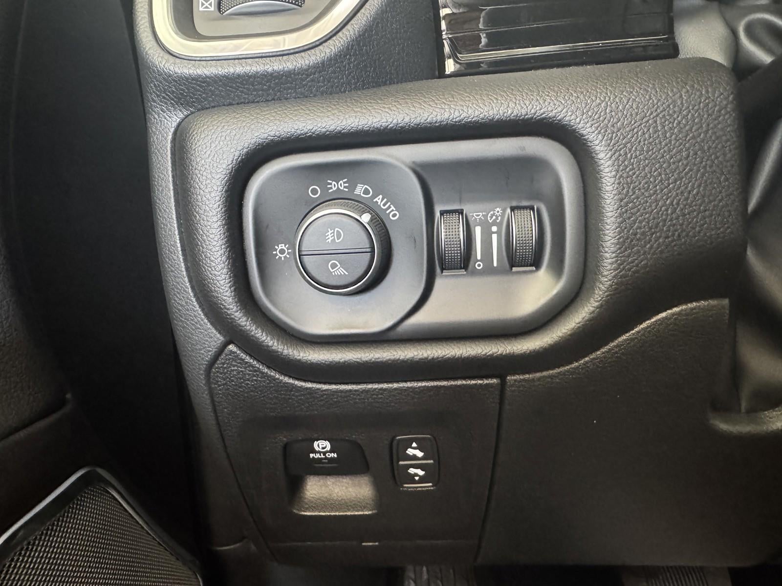 2025 RAM Ram 1500 RAM 1500 LARAMIE CREW CAB 4X4 5'7' BOX