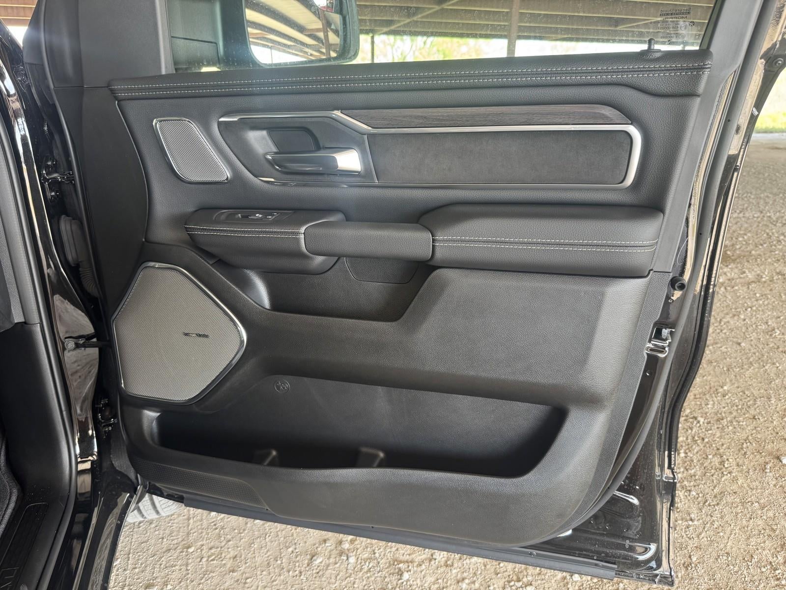 2025 RAM Ram 1500 RAM 1500 LARAMIE CREW CAB 4X4 5'7' BOX