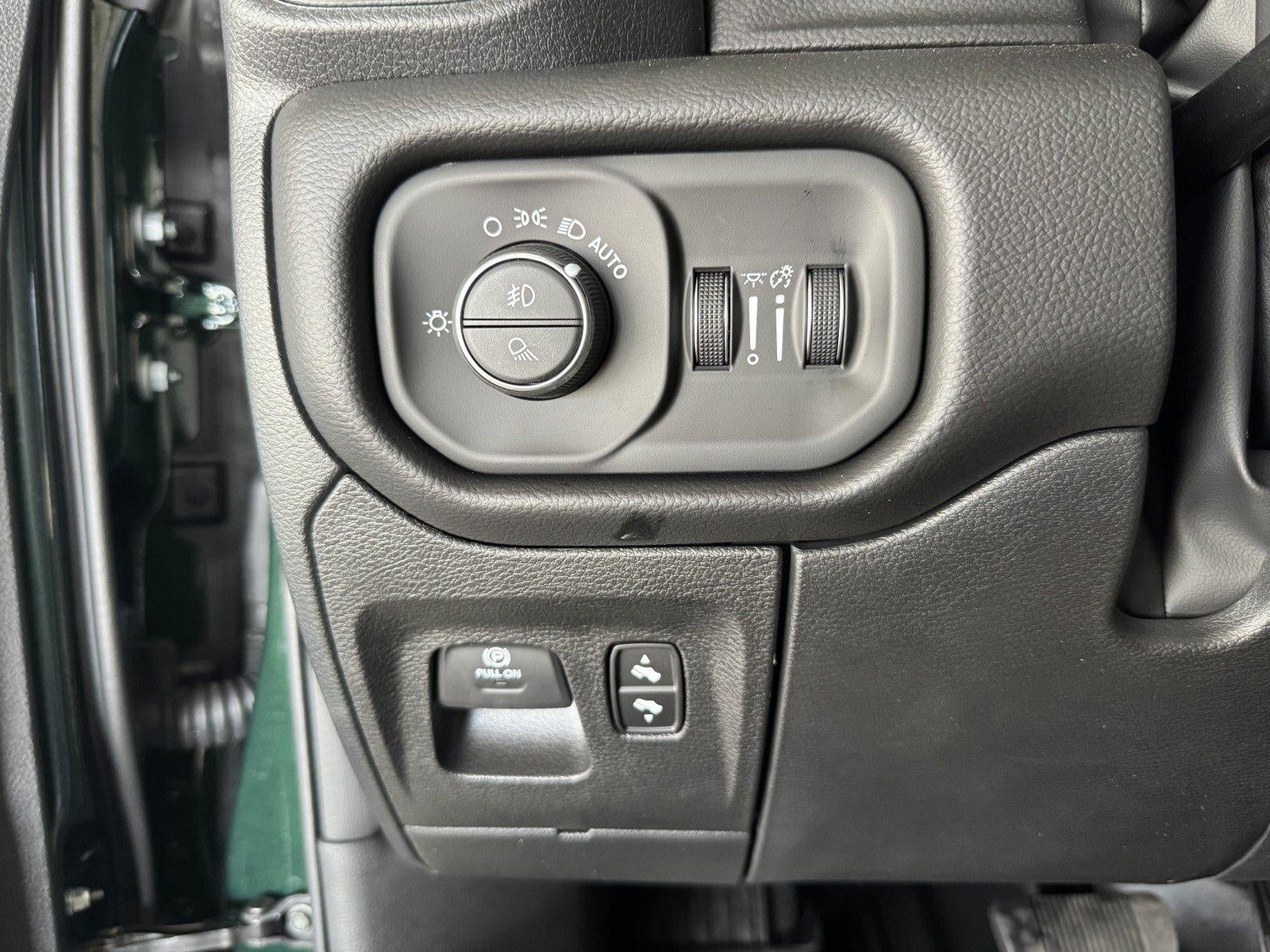 2027 RAM Ram 1500 RAM 1500 LARAMIE CREW CAB 4X4 5'7' BOX