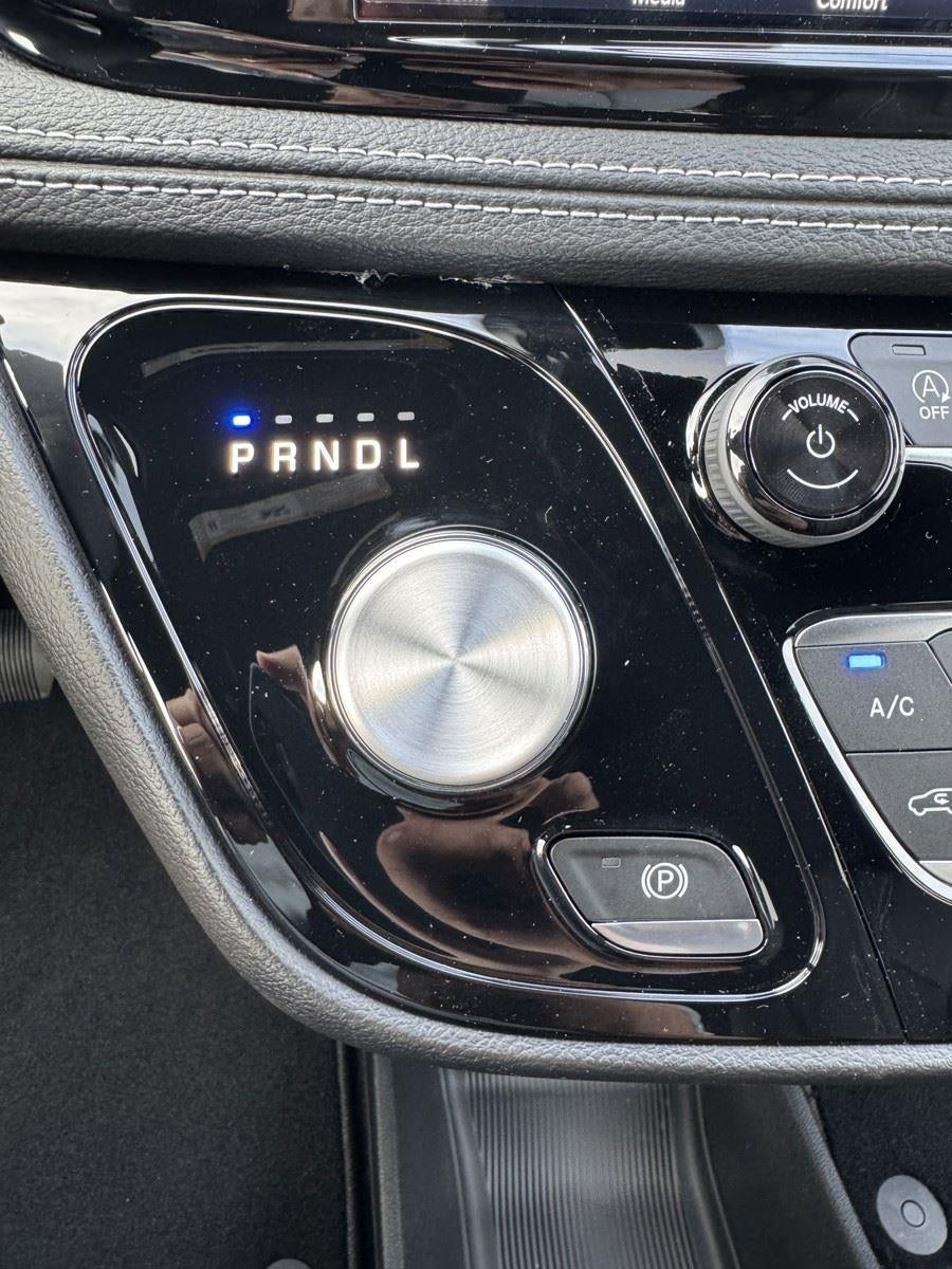 2027 Chrysler Pacifica PACIFICA SELECT