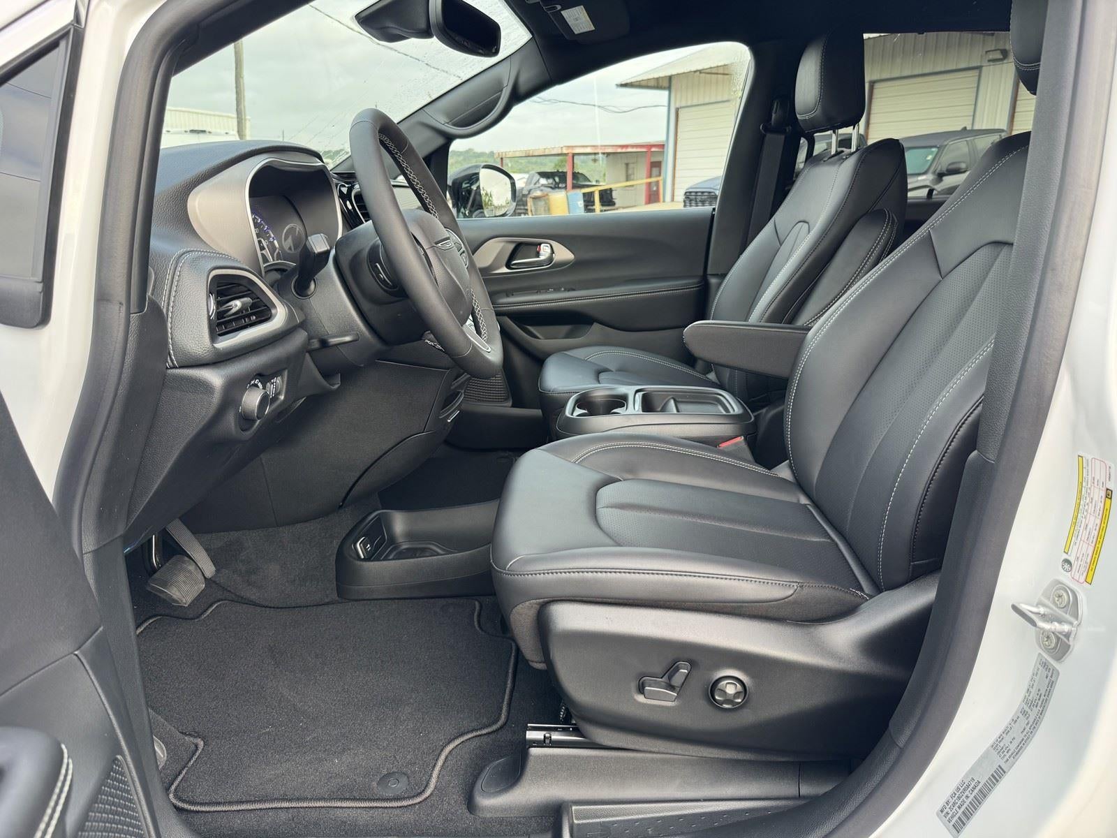 2027 Chrysler Pacifica PACIFICA SELECT