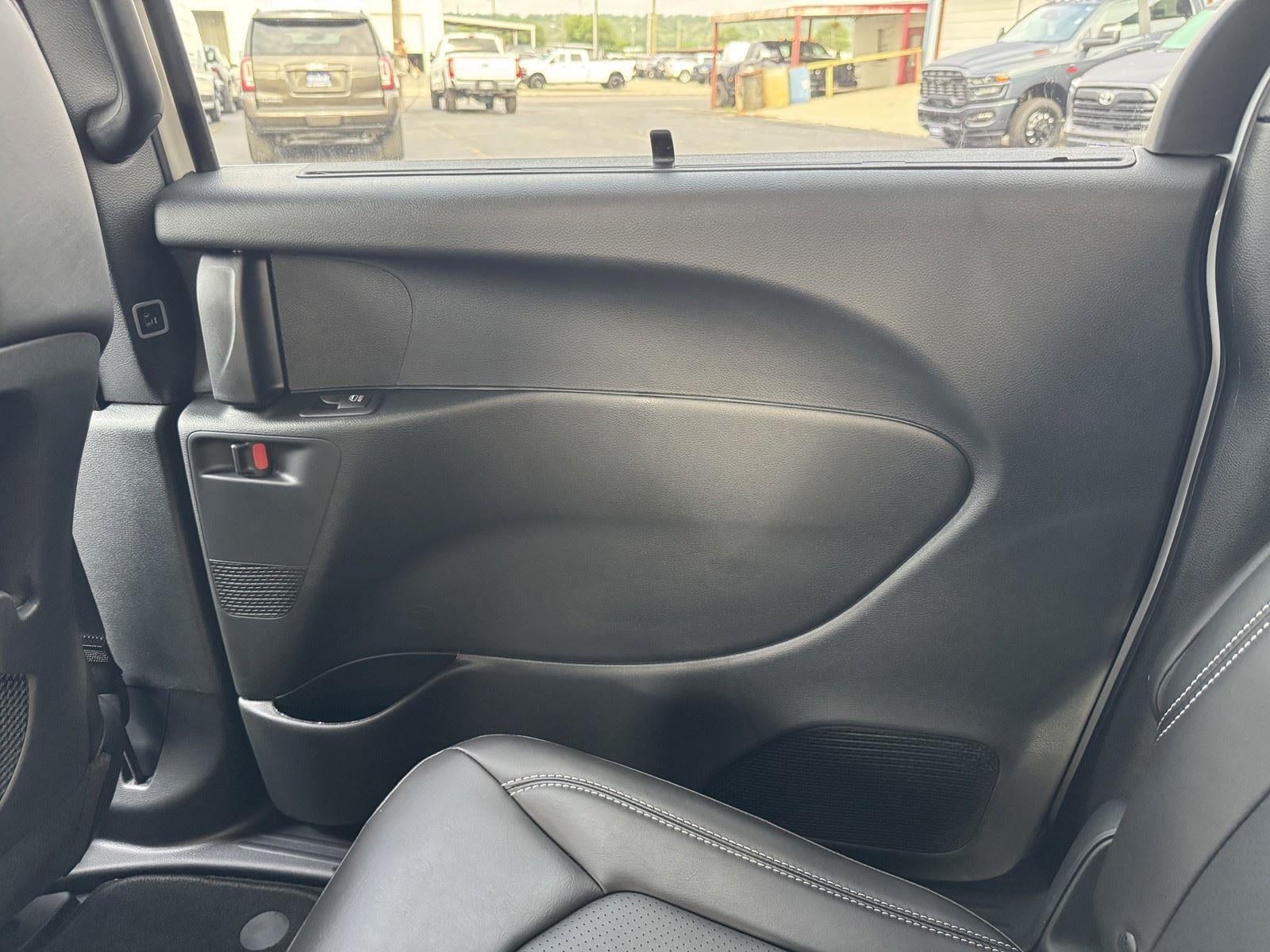 2027 Chrysler Pacifica PACIFICA SELECT