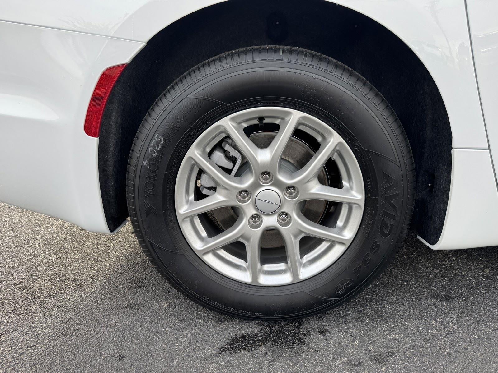 2027 Chrysler Pacifica PACIFICA SELECT