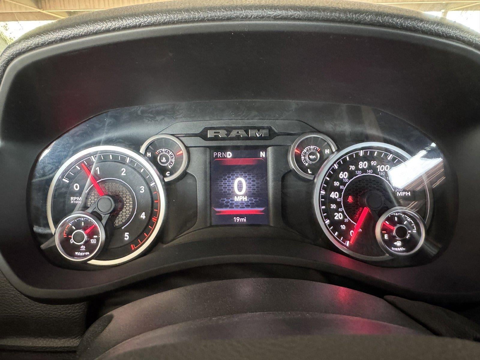 2027 RAM Ram 3500 RAM 3500 TRADESMAN CREW CAB 4X4 8' BOX