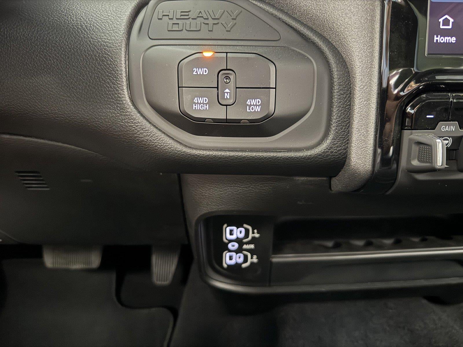 2027 RAM Ram 3500 RAM 3500 TRADESMAN CREW CAB 4X4 8' BOX