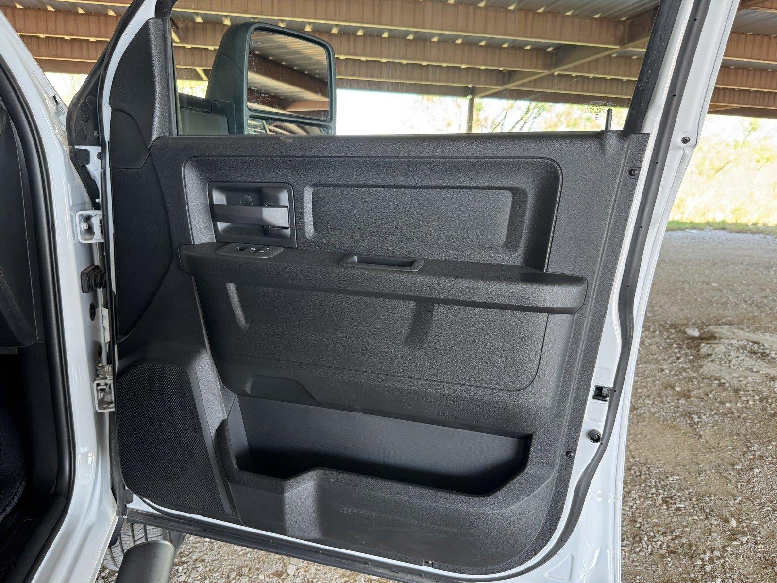 2027 RAM Ram 3500 RAM 3500 TRADESMAN CREW CAB 4X4 8' BOX