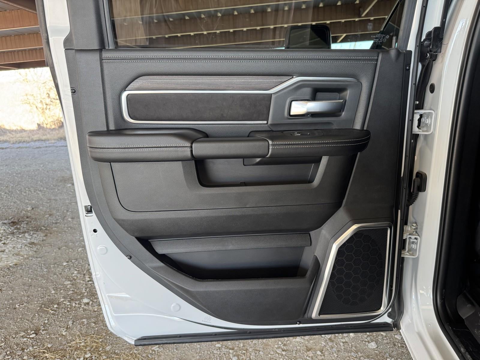 2026 RAM Ram 3500 RAM 3500 LARAMIE CREW CAB 4X4 8' BOX