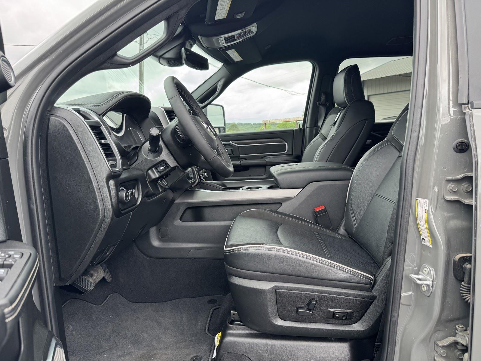 2026 RAM Ram 3500 RAM 3500 LARAMIE MEGA CAB 4X4 6'4' BOX