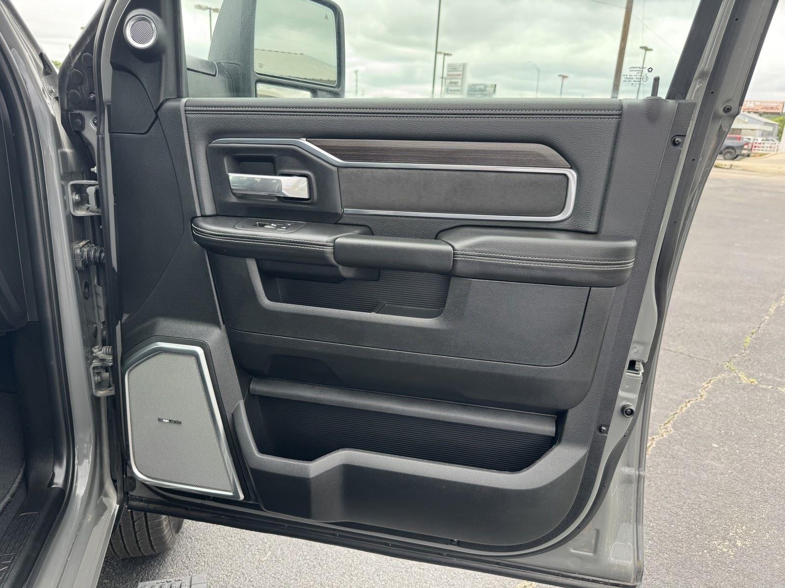 2026 RAM Ram 3500 RAM 3500 LARAMIE MEGA CAB 4X4 6'4' BOX