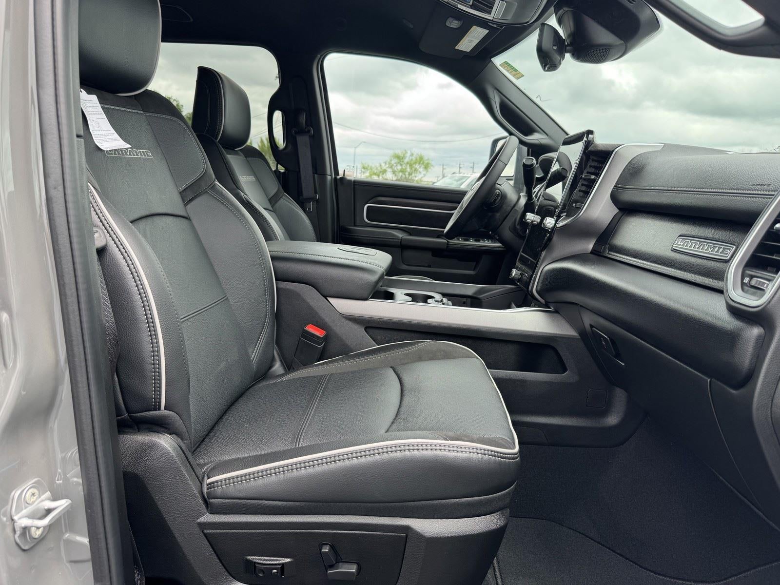 2026 RAM Ram 3500 RAM 3500 LARAMIE MEGA CAB 4X4 6'4' BOX