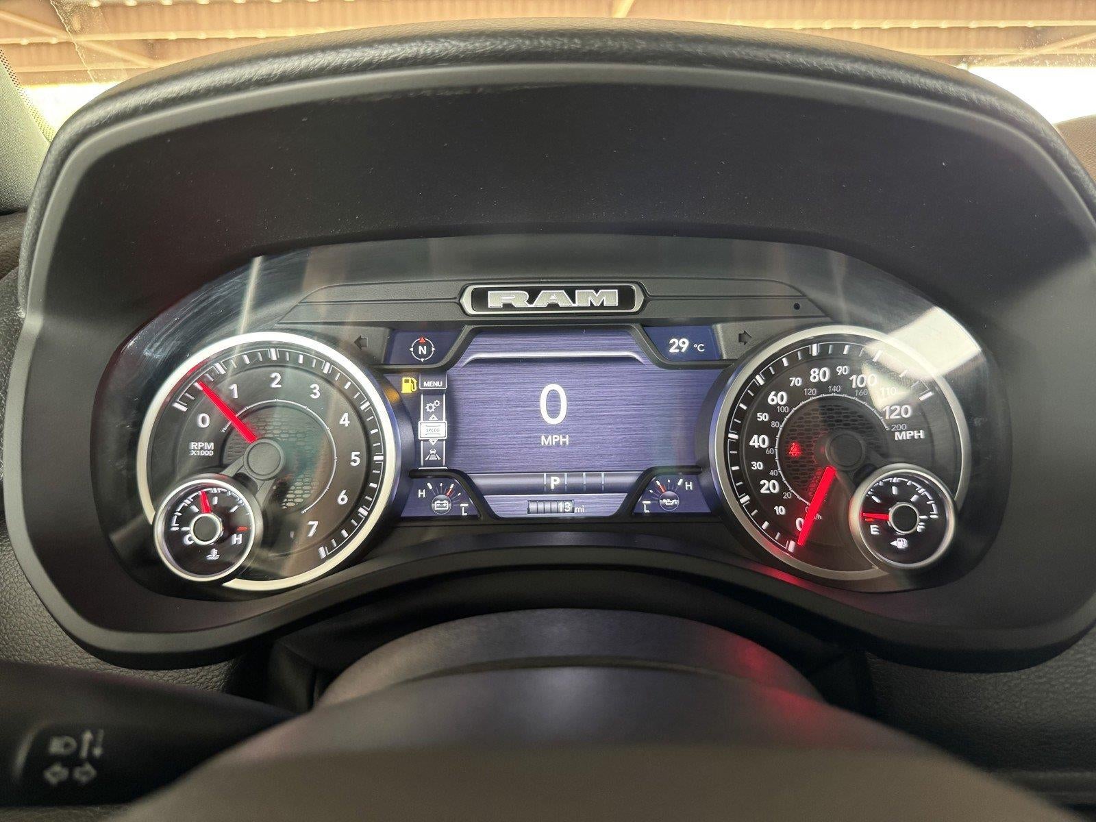 2026 RAM 1500 RAM 1500 EXPRESS CREW CAB 4X4 5'7' BOX