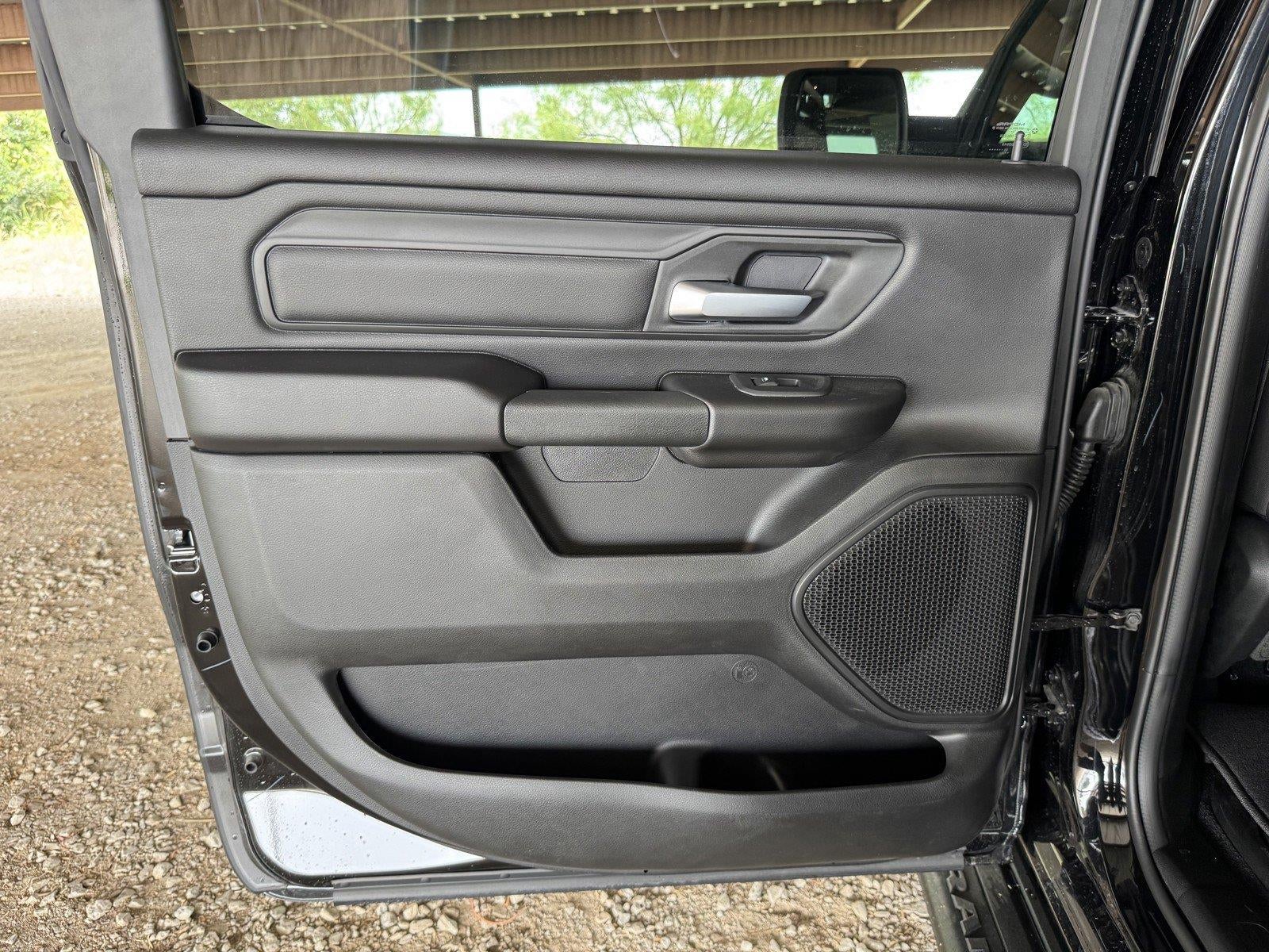 2026 RAM 1500 RAM 1500 EXPRESS CREW CAB 4X4 5'7' BOX