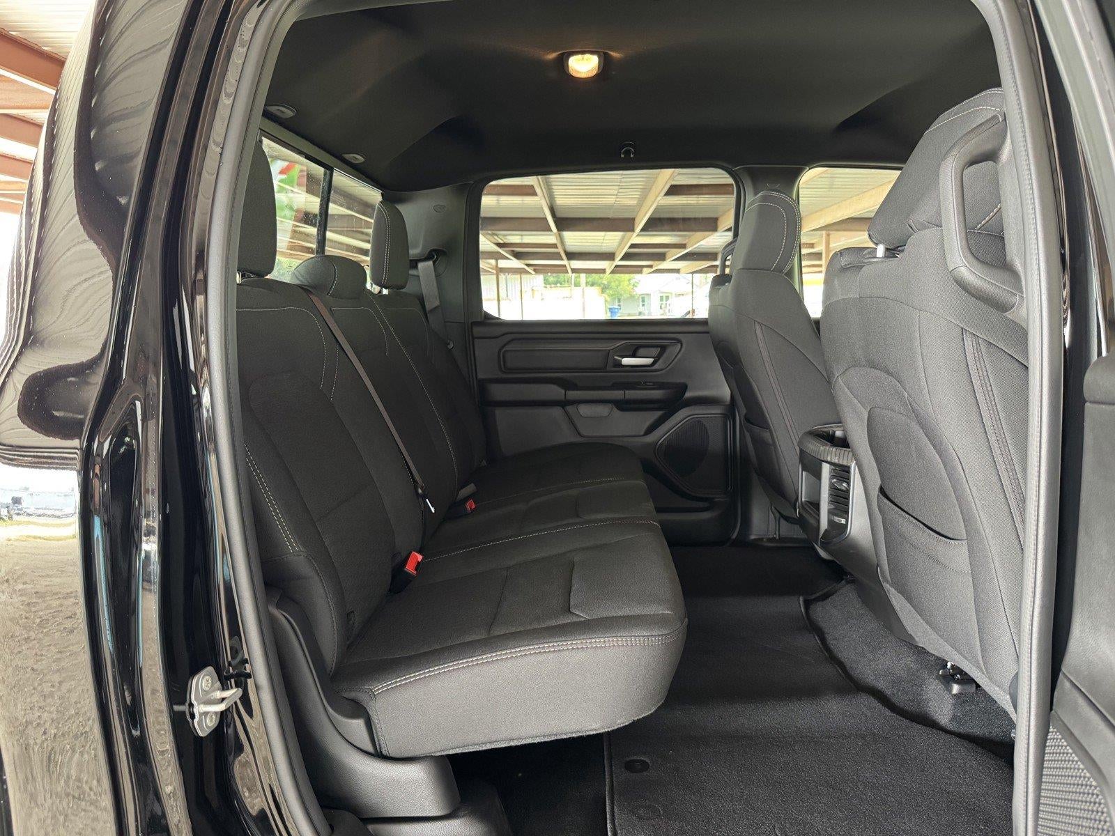2026 RAM 1500 RAM 1500 EXPRESS CREW CAB 4X4 5'7' BOX