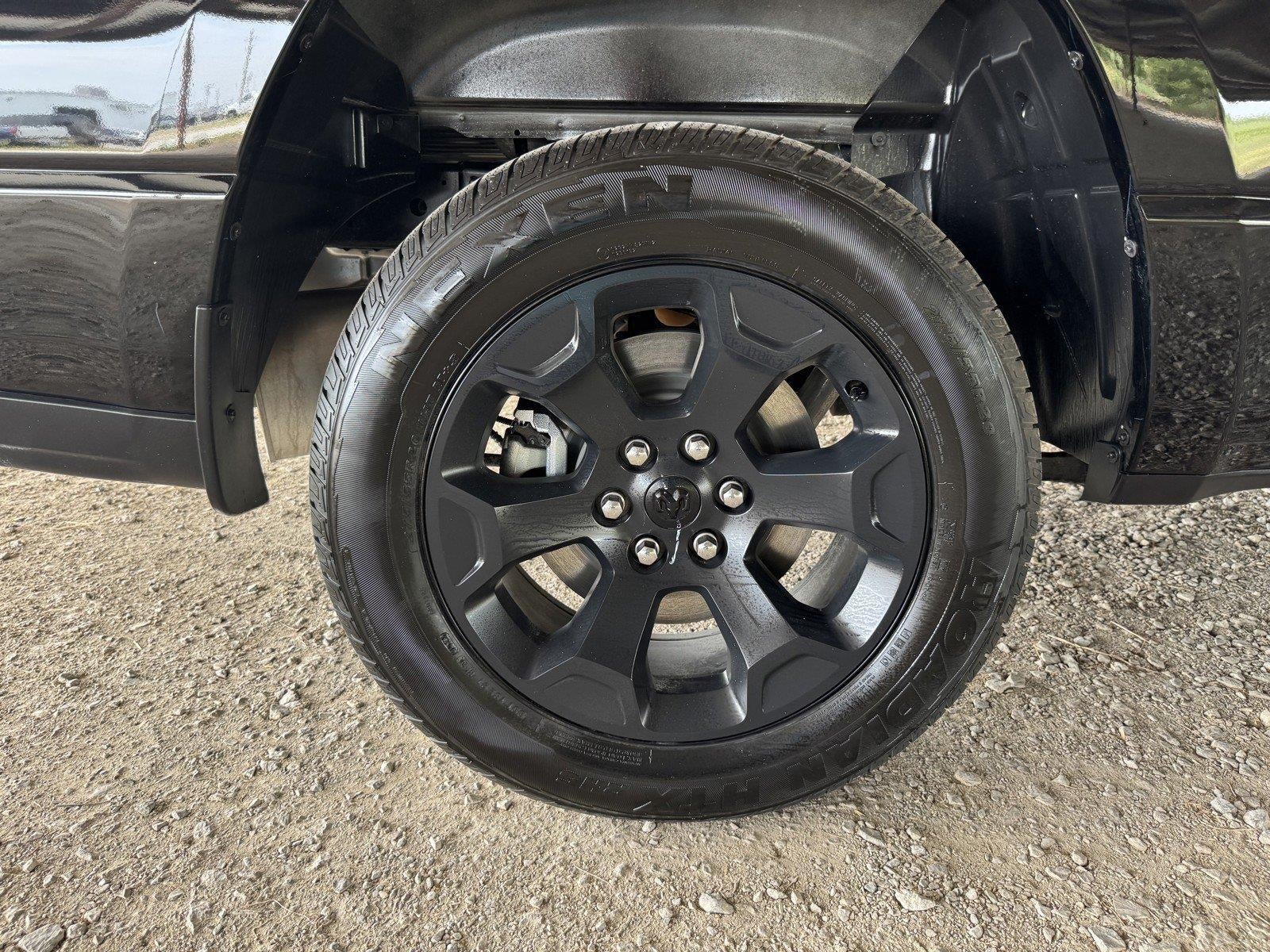 2026 RAM 1500 RAM 1500 EXPRESS CREW CAB 4X4 5'7' BOX