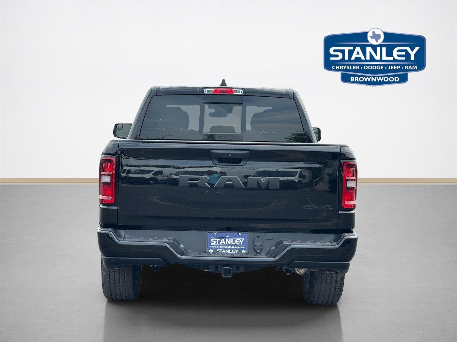 2026 RAM 1500 RAM 1500 EXPRESS CREW CAB 4X4 5'7' BOX
