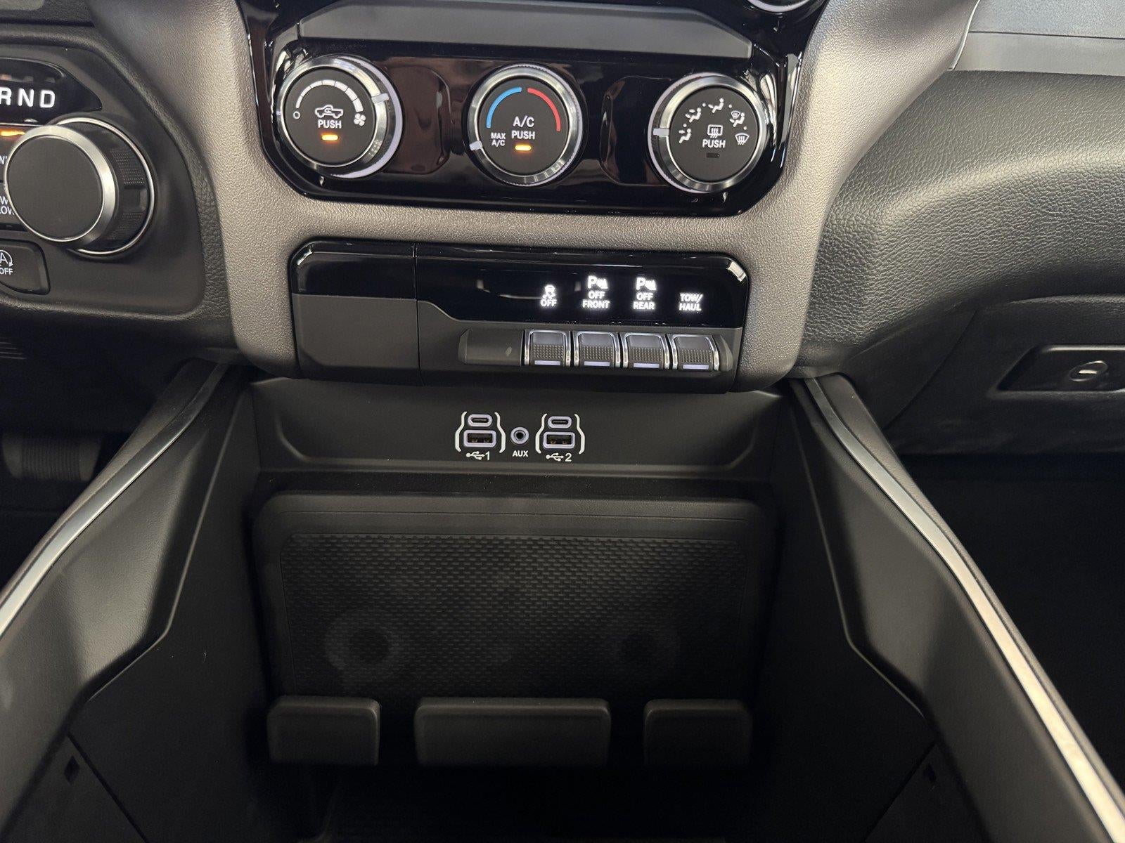 2026 RAM 1500 RAM 1500 EXPRESS CREW CAB 4X4 5'7' BOX