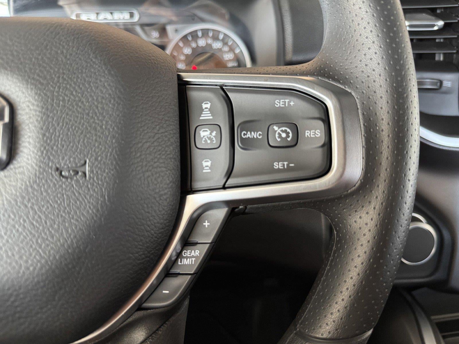 2026 RAM 1500 RAM 1500 EXPRESS CREW CAB 4X4 5'7' BOX