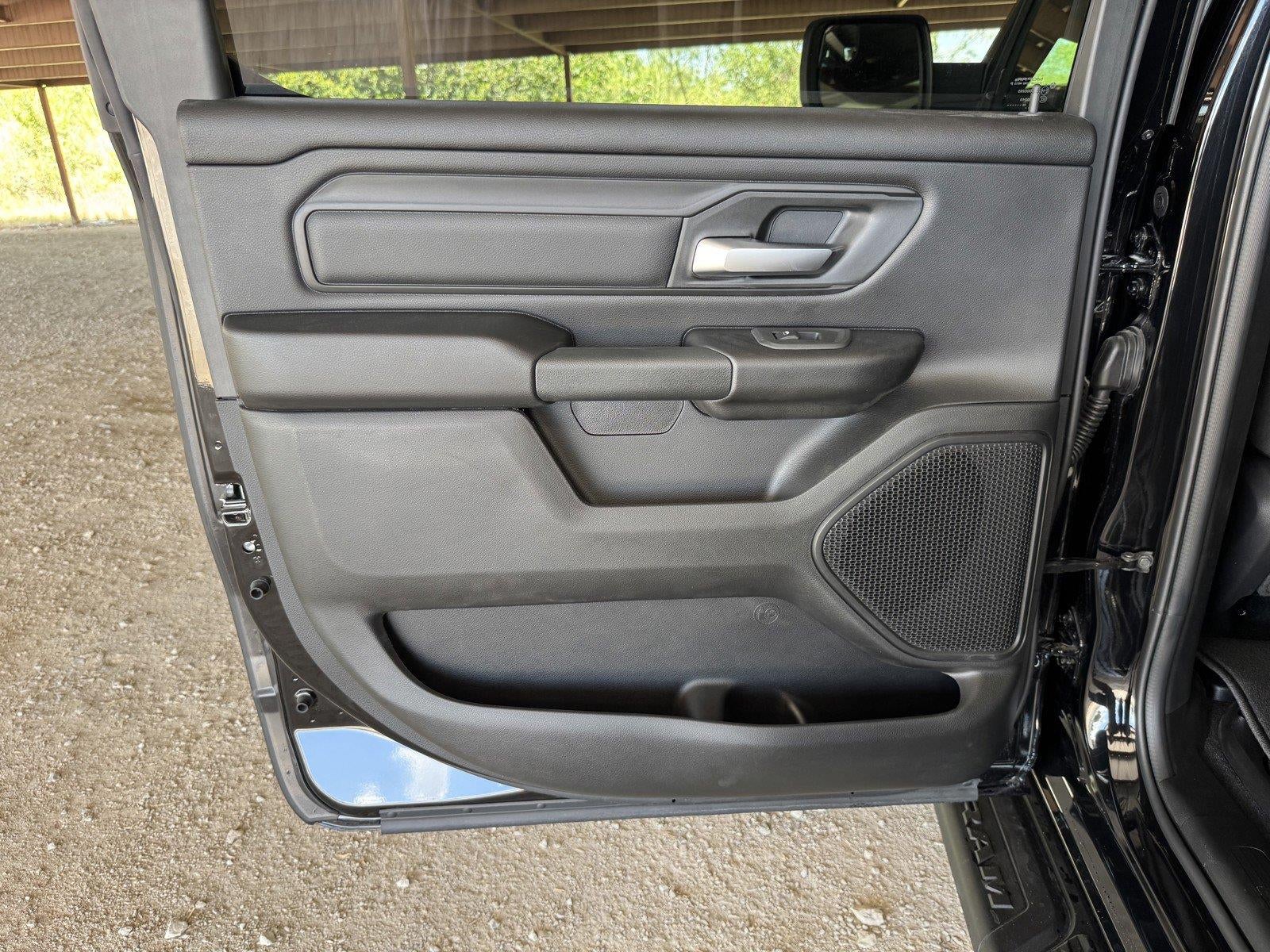 2026 RAM 1500 RAM 1500 EXPRESS CREW CAB 4X4 5'7' BOX
