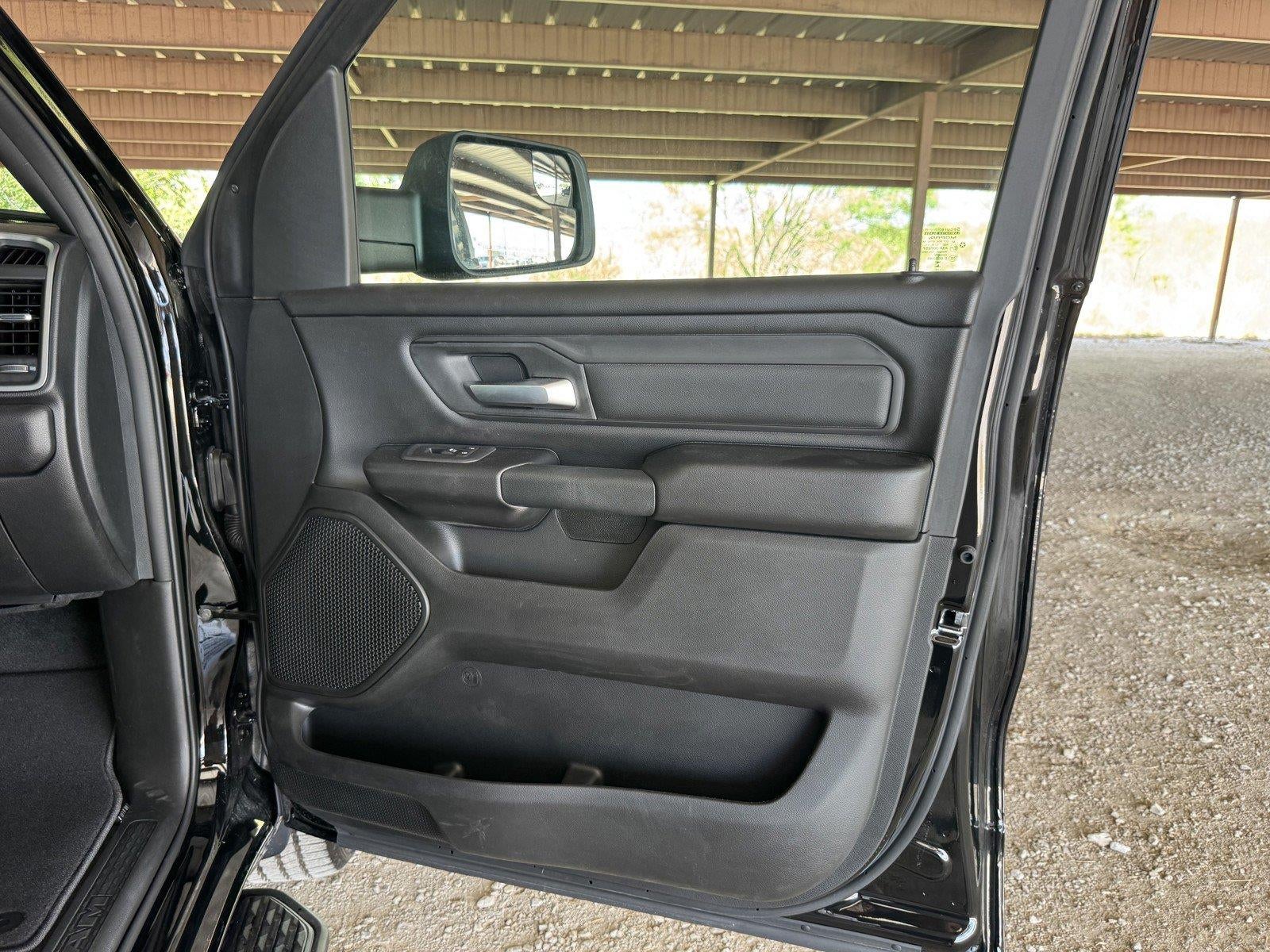 2026 RAM 1500 RAM 1500 EXPRESS CREW CAB 4X4 5'7' BOX