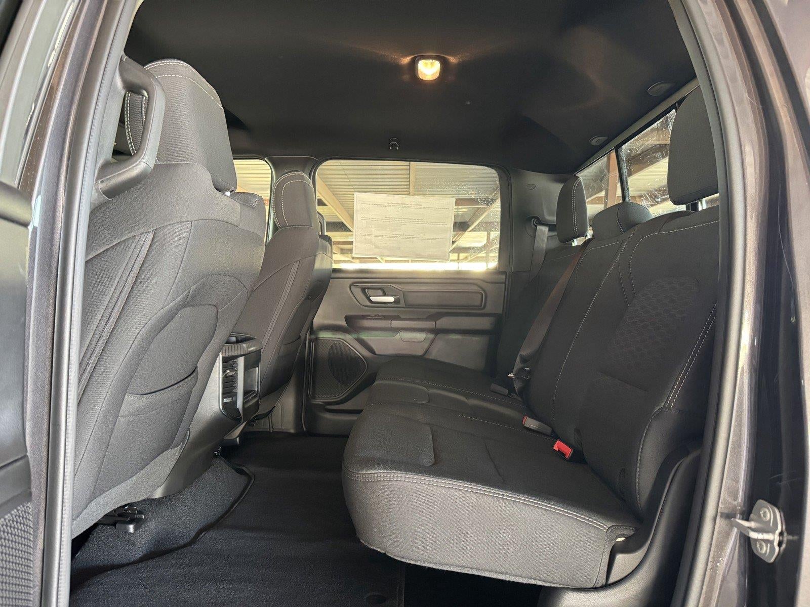 2026 RAM 1500 RAM 1500 EXPRESS CREW CAB 4X4 5'7' BOX