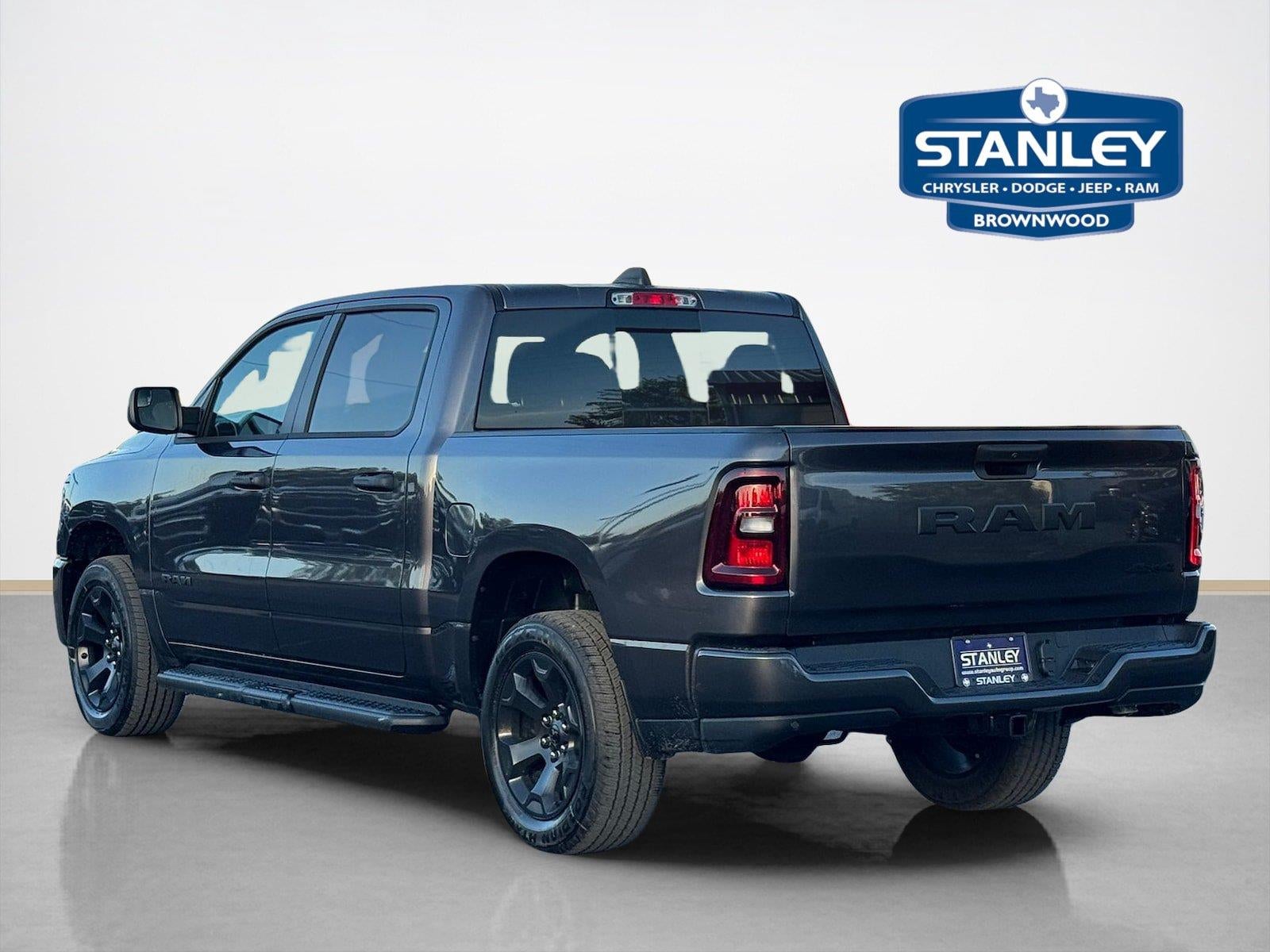 2026 RAM 1500 RAM 1500 EXPRESS CREW CAB 4X4 5'7' BOX