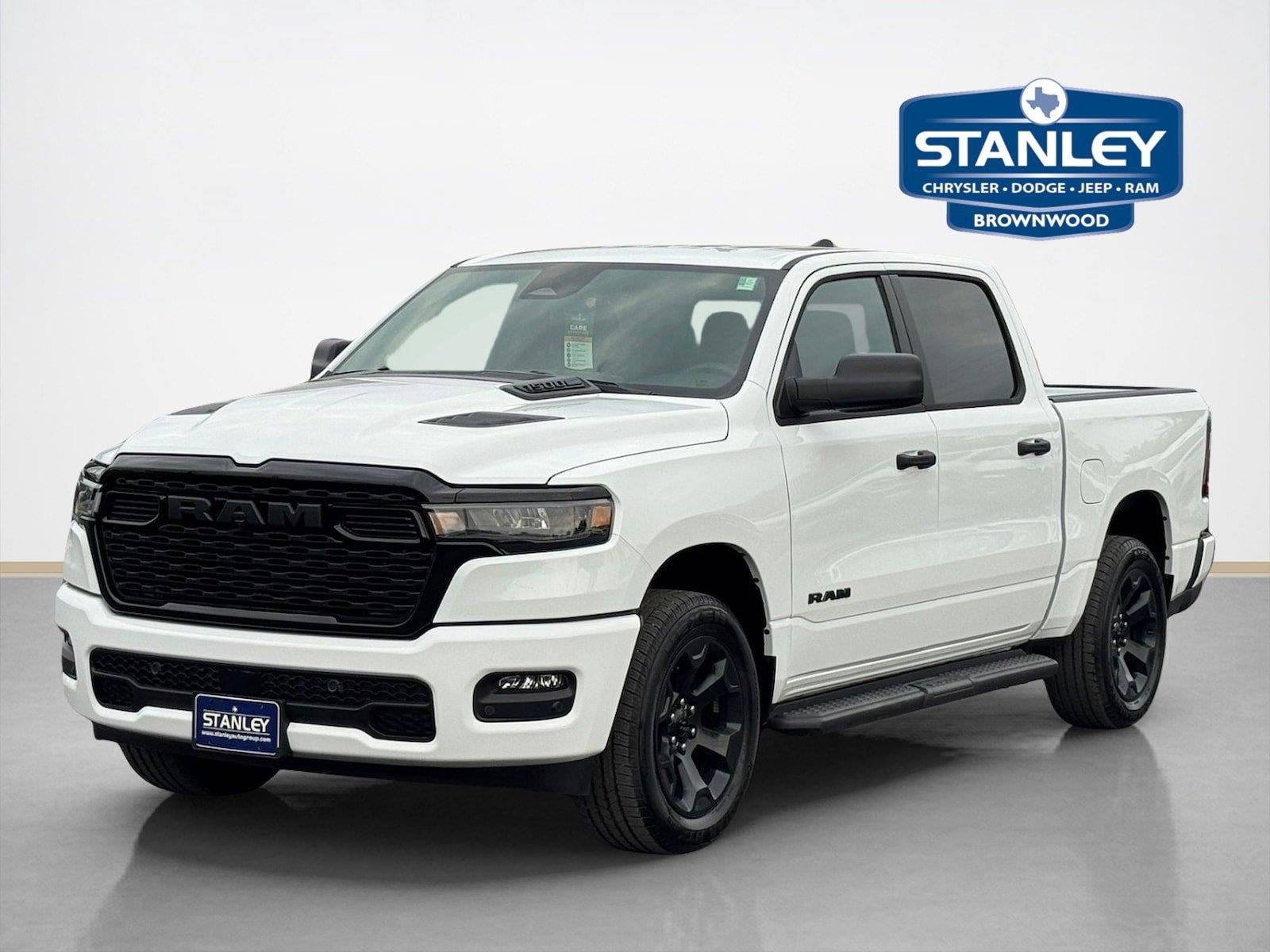 2026 RAM 1500 RAM 1500 EXPRESS CREW CAB 4X4 5'7' BOX