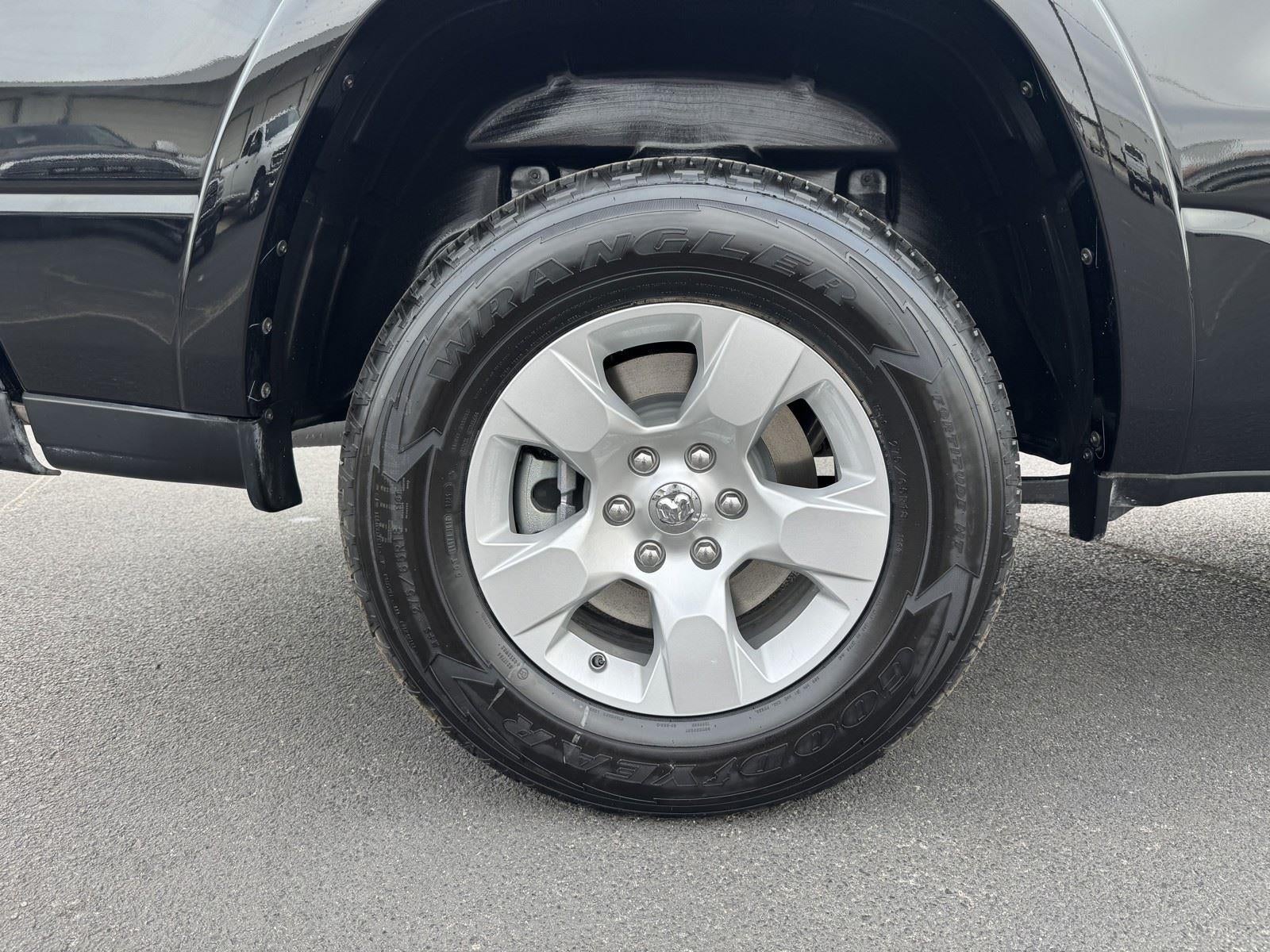 2026 RAM Ram 1500 RAM 1500 LONE STAR CREW CAB 4X4 5'7' BOX