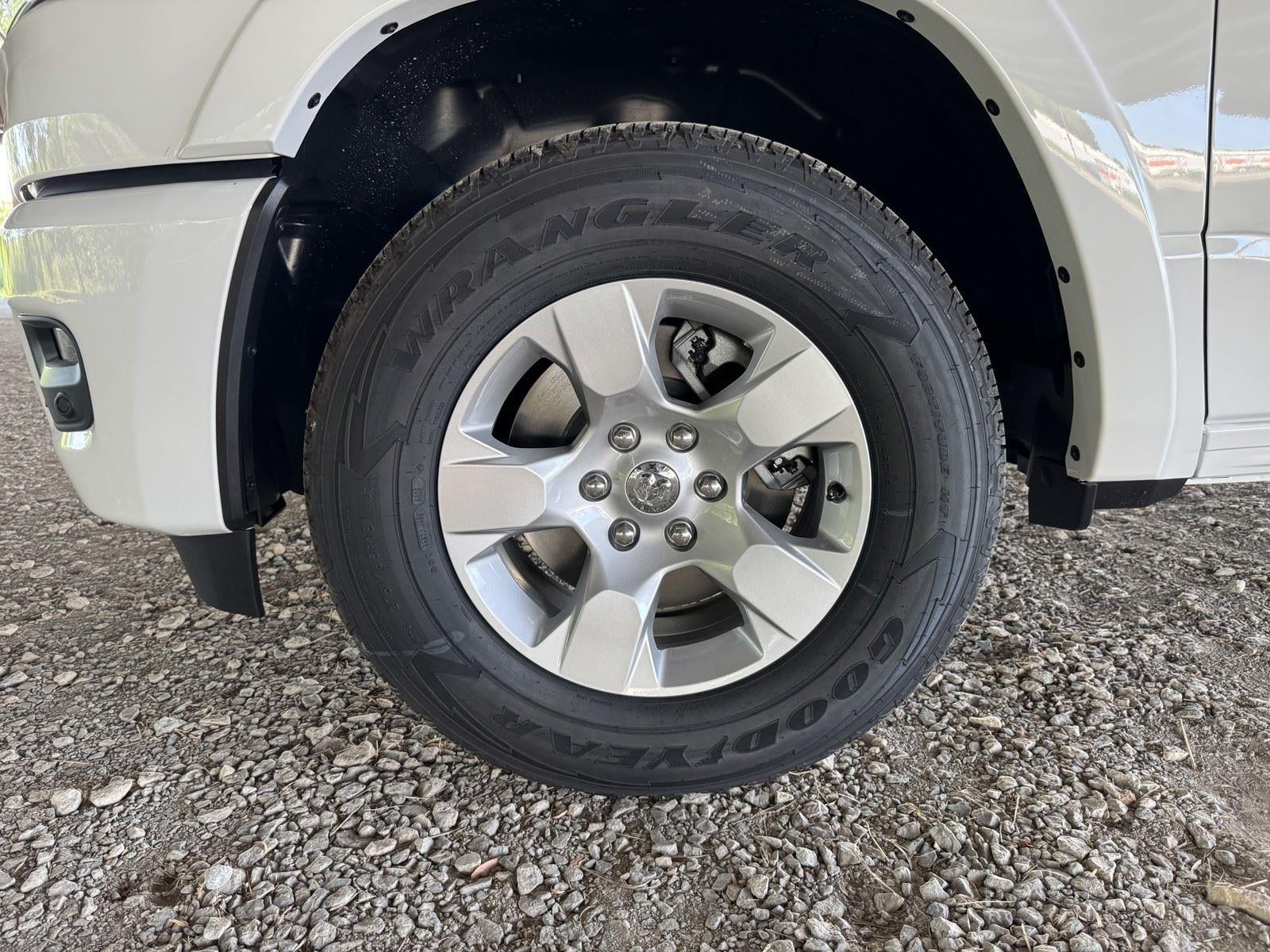 2026 RAM Ram 1500 RAM 1500 LONE STAR CREW CAB 4X4 5'7' BOX
