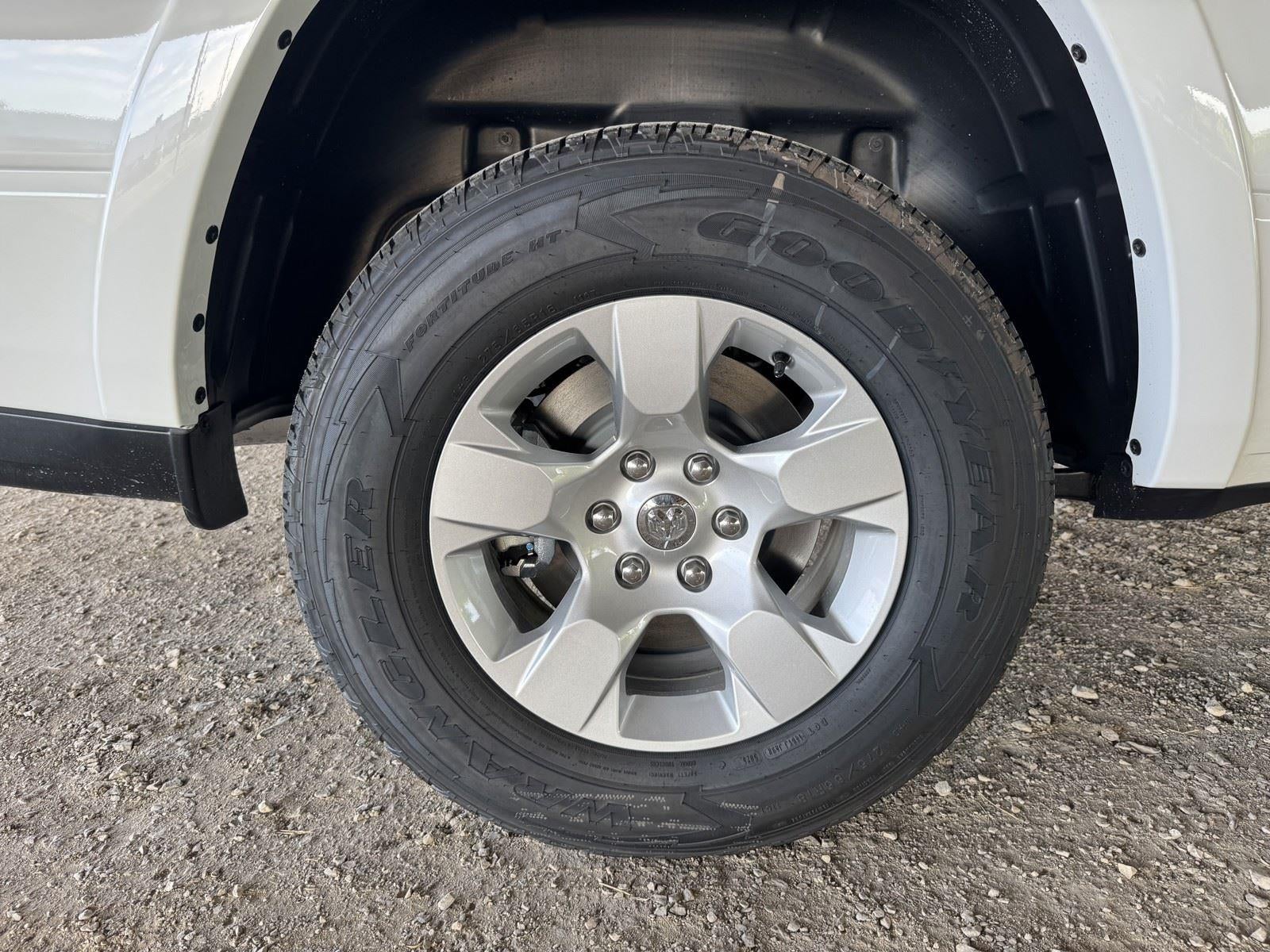 2026 RAM Ram 1500 RAM 1500 LONE STAR CREW CAB 4X4 5'7' BOX