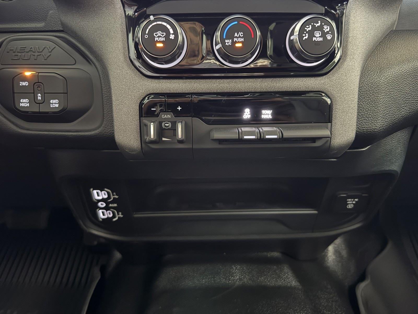 2026 RAM Ram 2500 RAM 2500 TRADESMAN CREW CAB 4X4 6'4' BOX