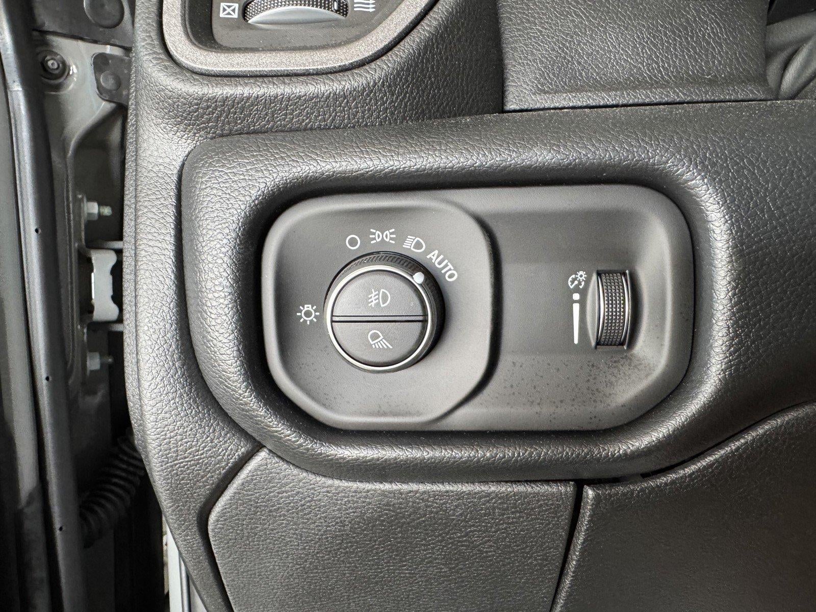 2027 RAM Ram 2500 RAM 2500 TRADESMAN CREW CAB 4X4 6'4' BOX