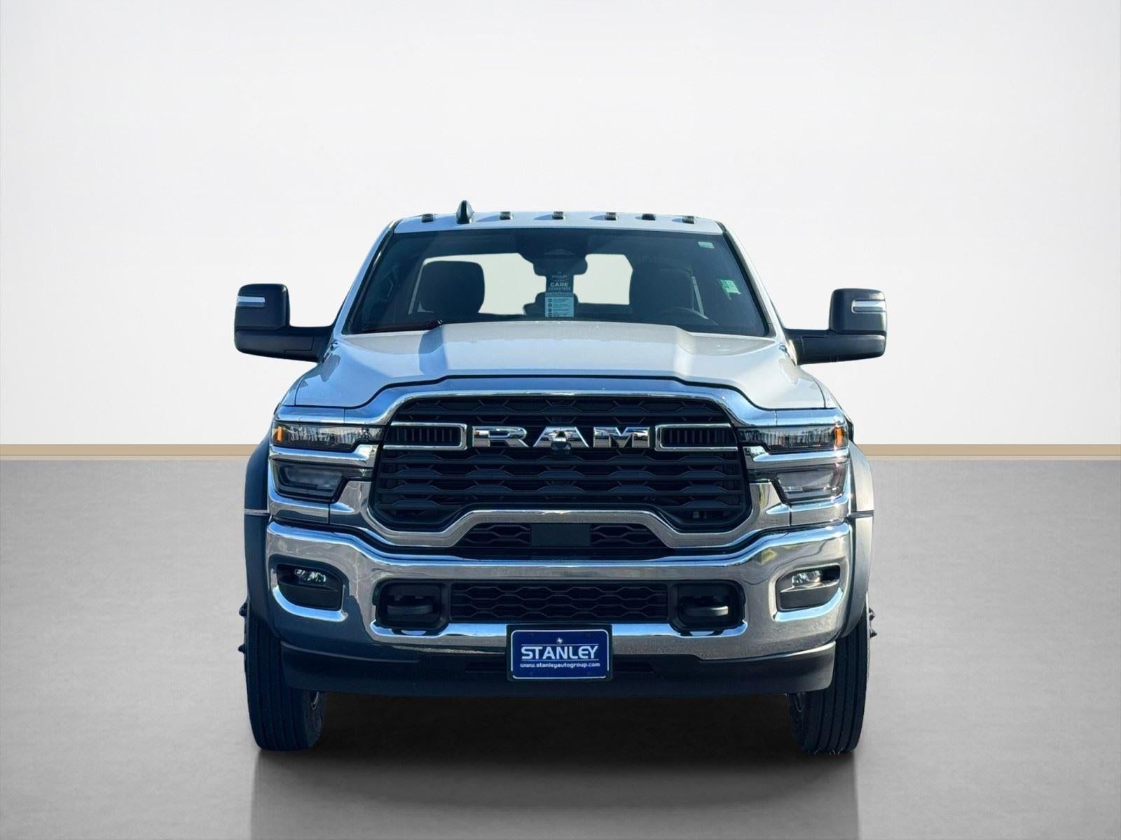 2026 RAM Ram 5500 Chassis Cab RAM 5500 TRADESMAN CHASSIS CREW CAB 4X4 84' CA