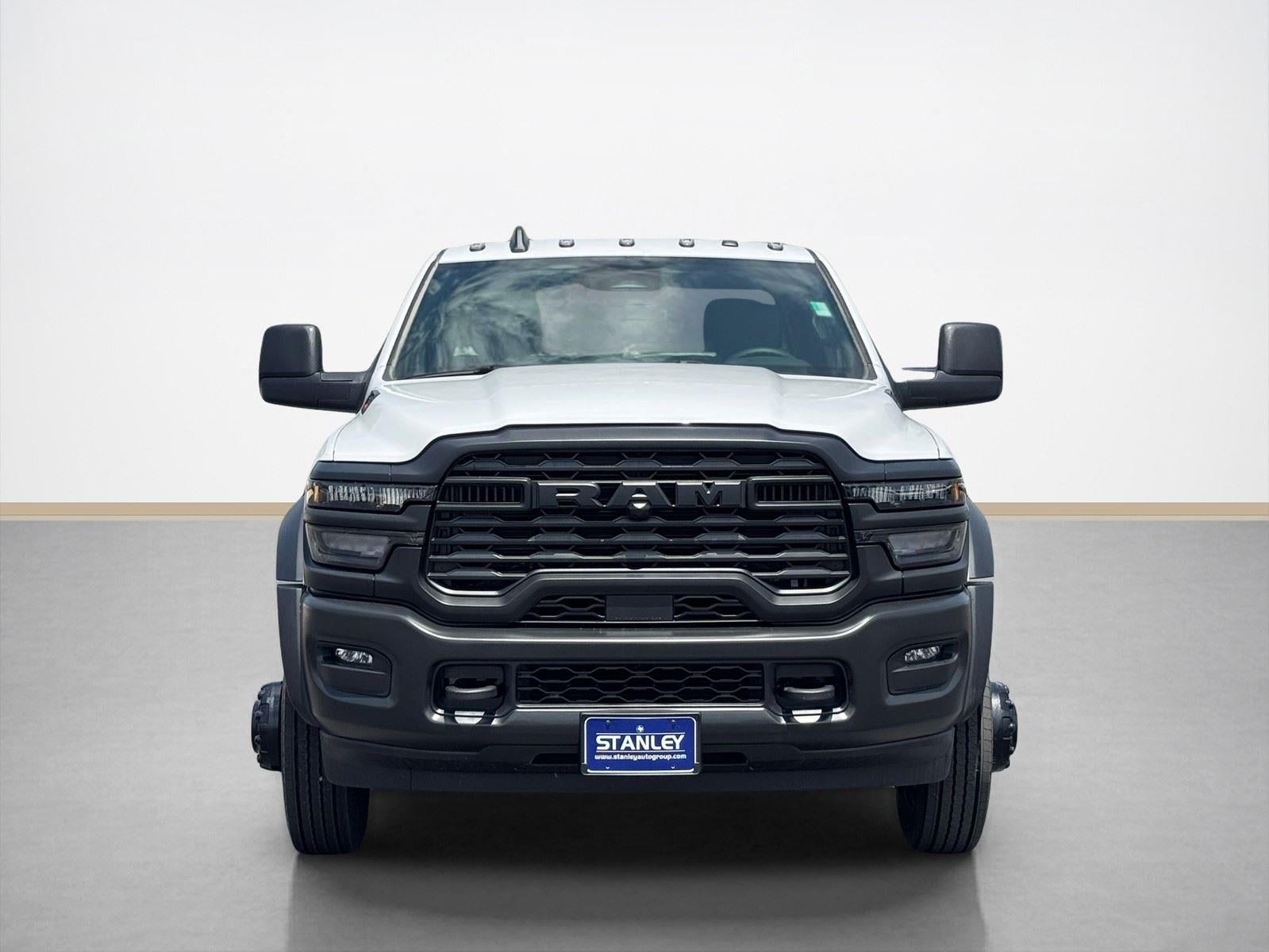 2026 RAM Ram 5500 Chassis Cab RAM 5500 TRADESMAN CHASSIS CREW CAB 4X4 84' CA