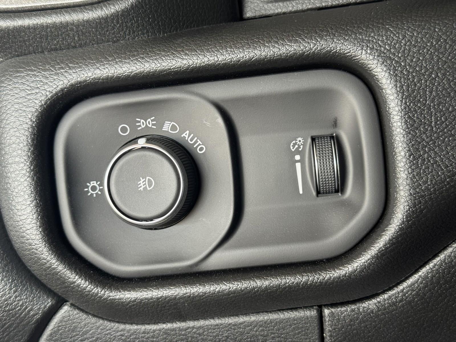 2026 RAM Ram 5500 Chassis Cab RAM 5500 TRADESMAN CHASSIS CREW CAB 4X4 84' CA