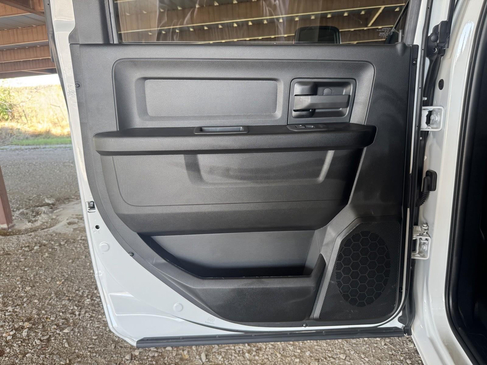 2026 RAM Ram 5500 Chassis Cab RAM 5500 TRADESMAN CHASSIS CREW CAB 4X4 84' CA