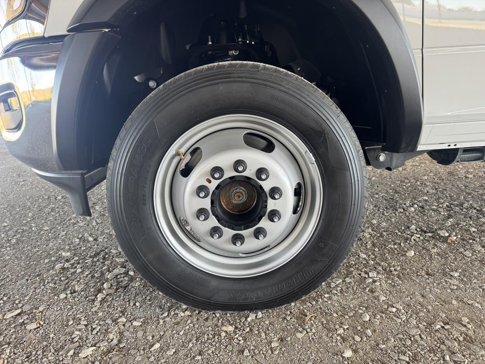 2026 RAM Ram 5500 Chassis Cab RAM 5500 TRADESMAN CHASSIS CREW CAB 4X4 84' CA