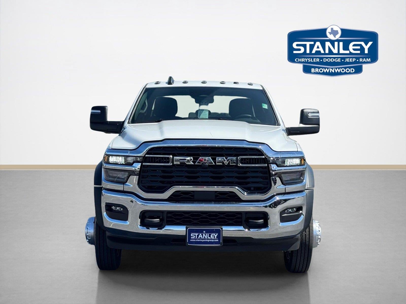 2026 RAM 5500 Chassis RAM 5500 TRADESMAN CHASSIS CREW CAB 4X4 84' CA