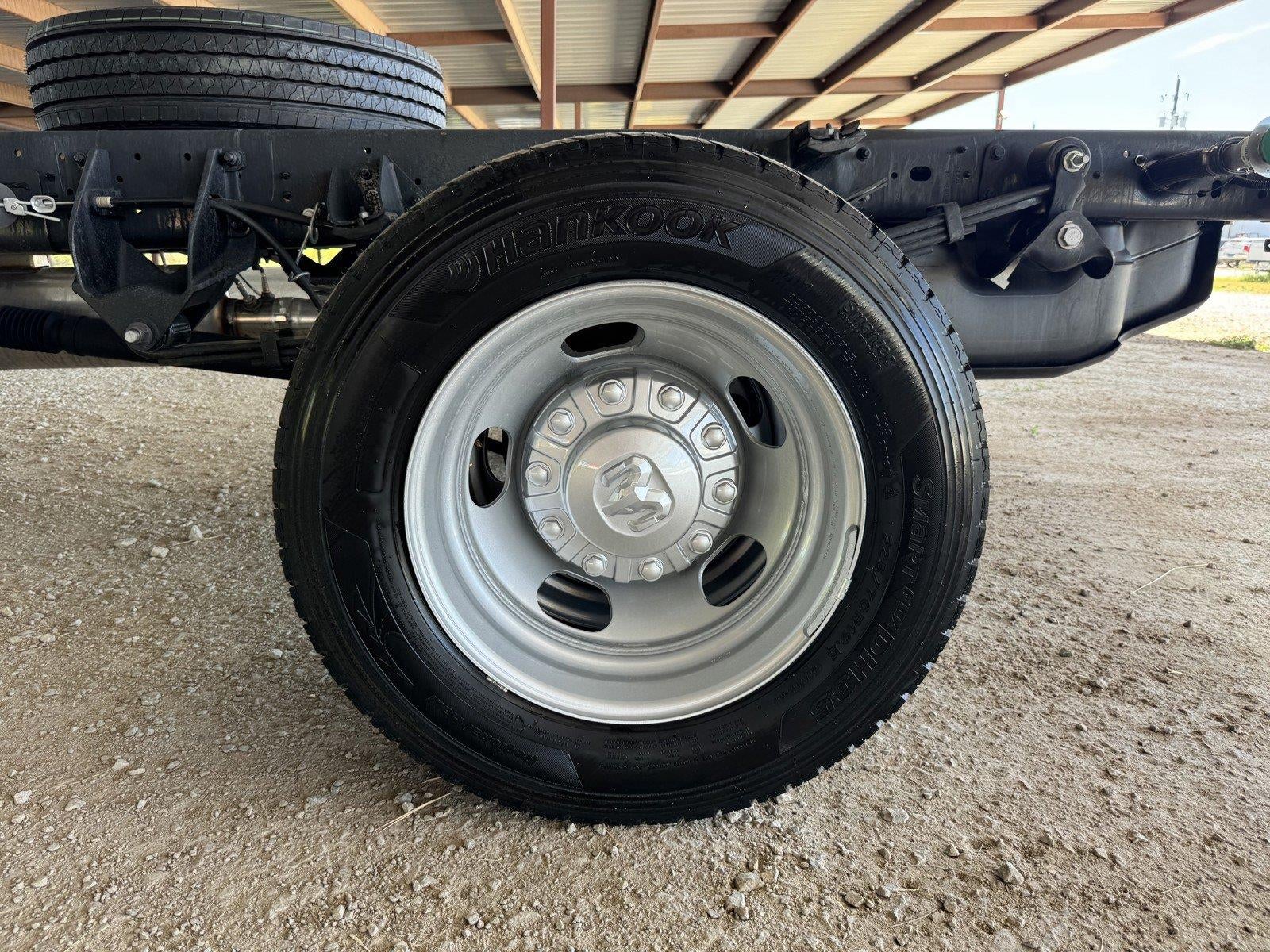 2026 RAM 5500 Chassis RAM 5500 TRADESMAN CHASSIS CREW CAB 4X4 84' CA