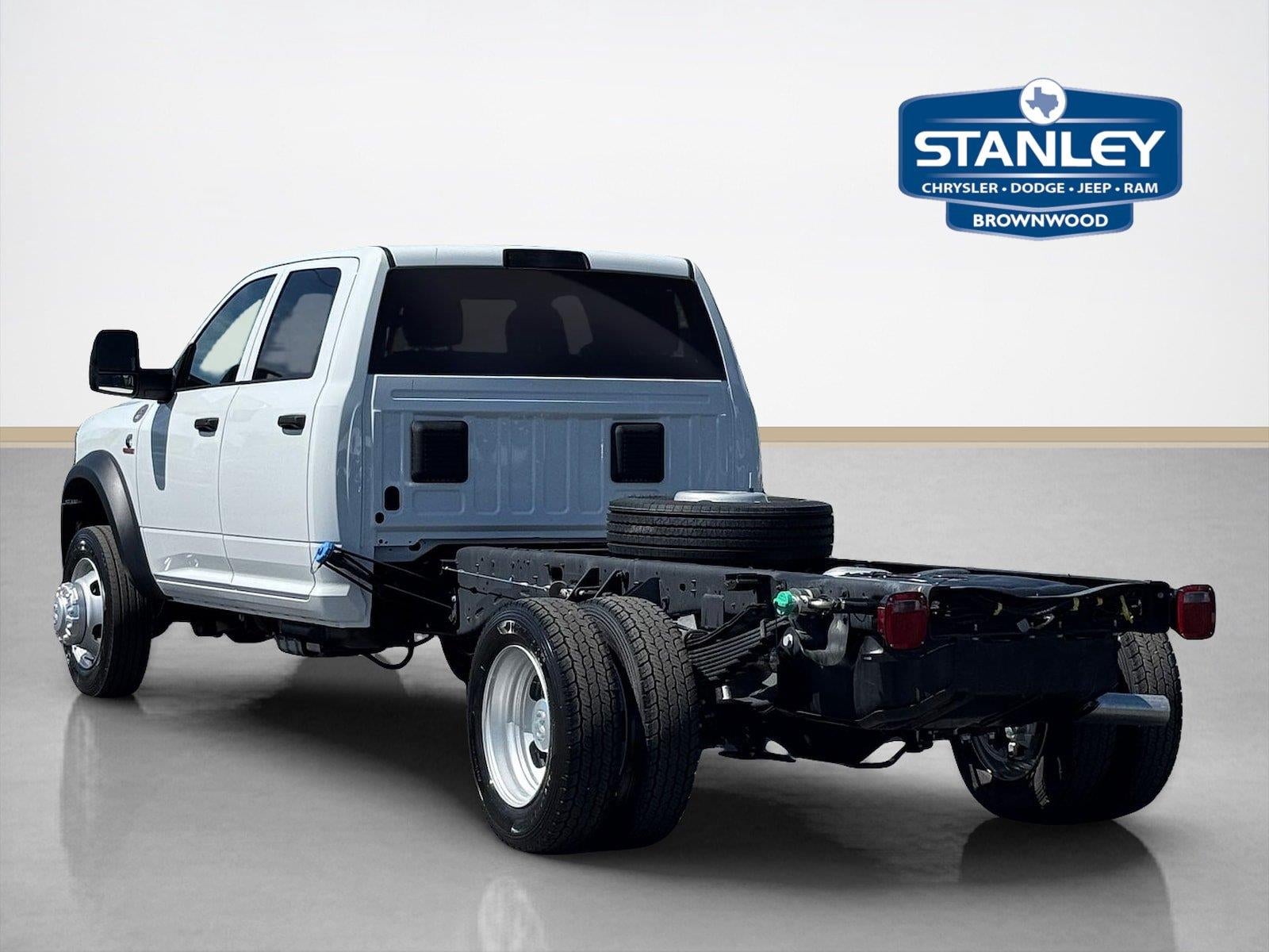 2026 RAM 5500 Chassis RAM 5500 TRADESMAN CHASSIS CREW CAB 4X4 84' CA